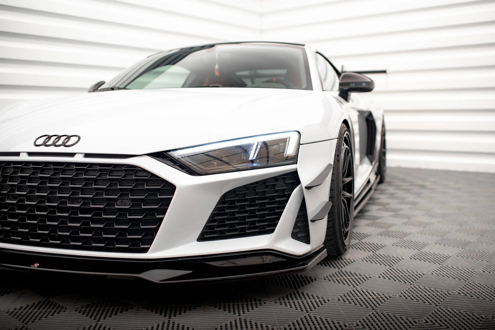 Canards(owiewki przedniego zderzaka) Audi R8 Mk2 Facelift - Image 2