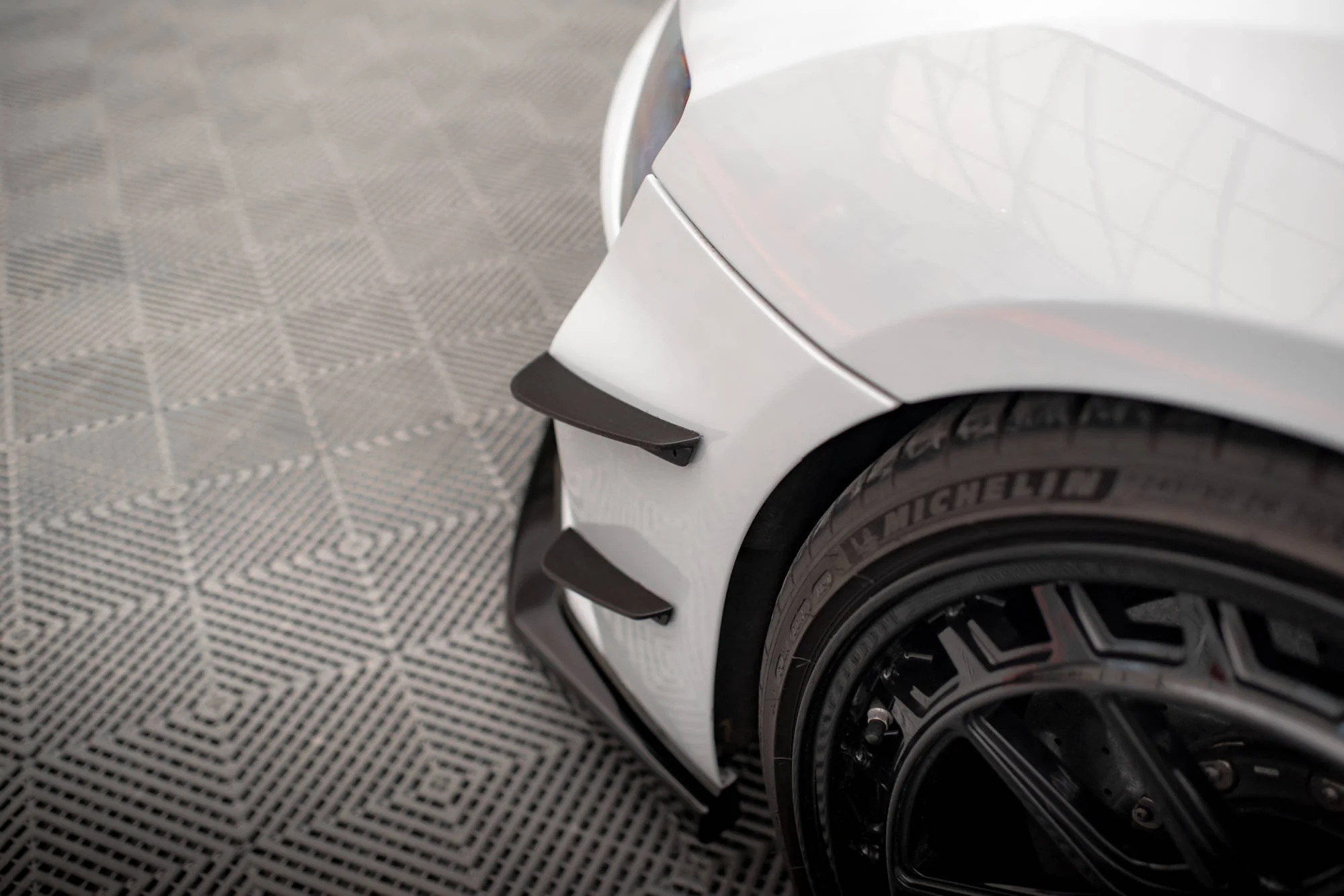 Canards(owiewki przedniego zderzaka) Audi R8 Mk2 Facelift - Image 4