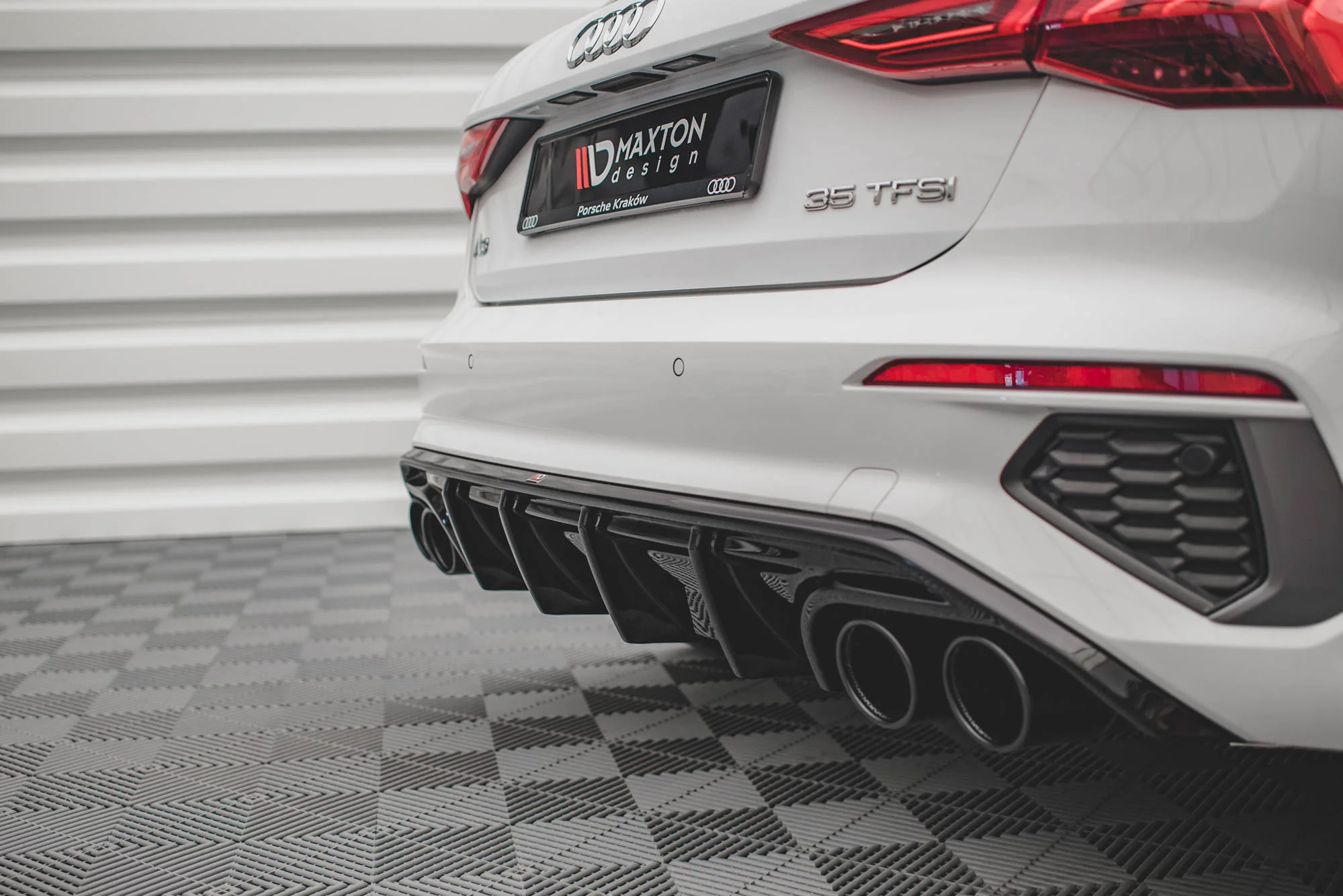 Dokładka Tylna + Atrapa Wydechu Audi A3 S-Line Sportback 8Y - Image 3
