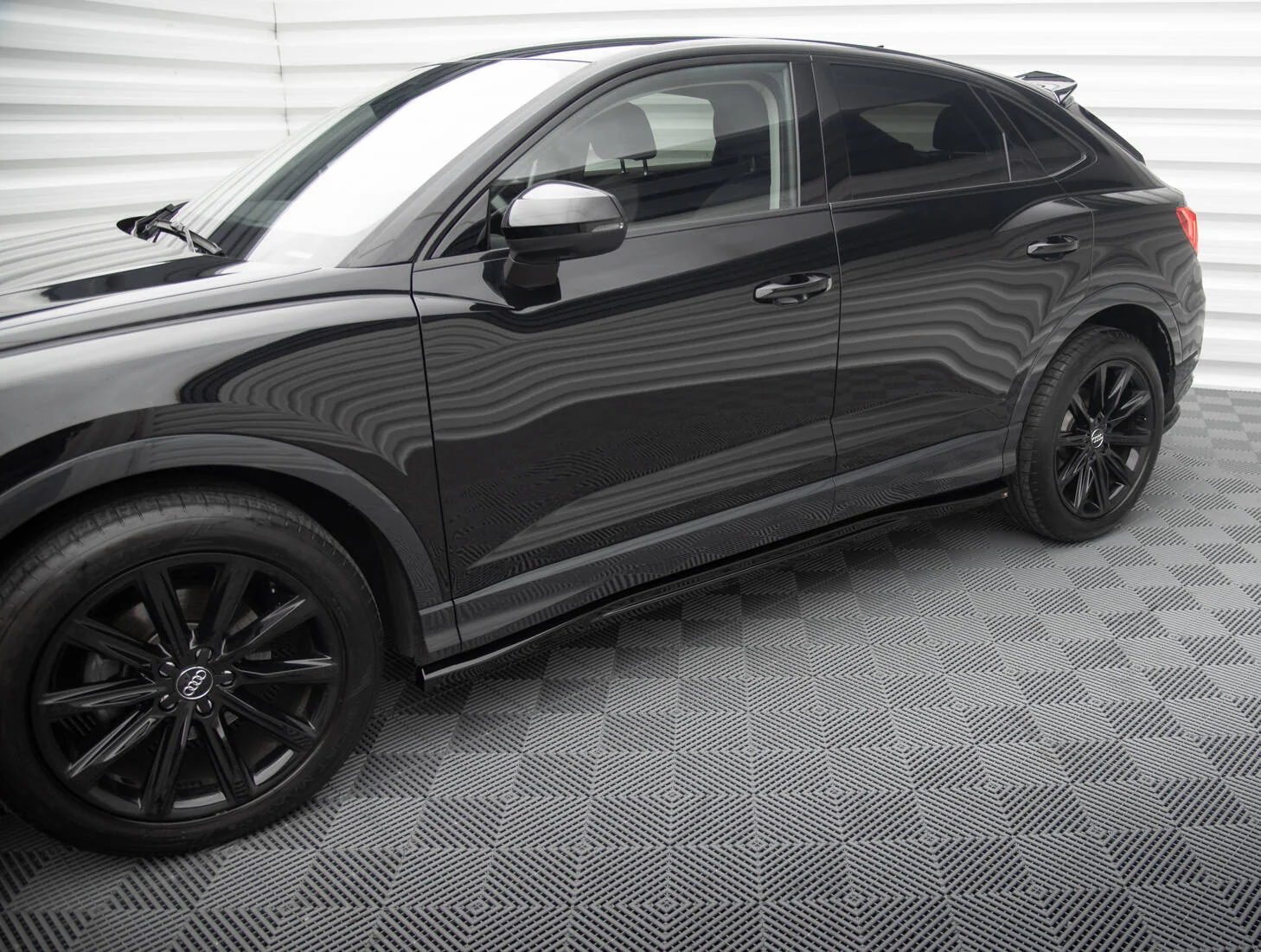 Dokładki Progów Audi Q3 Sportback F3
