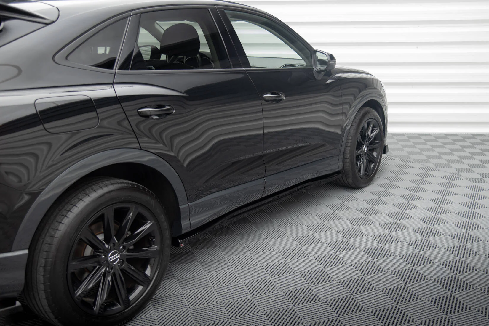 Dokładki Progów Audi Q3 Sportback F3 - Image 3