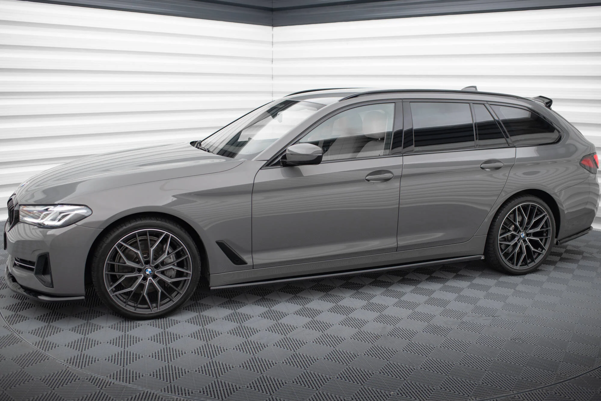 Dokładki Progów BMW 5 G30 / G31 Facelift - Image 2