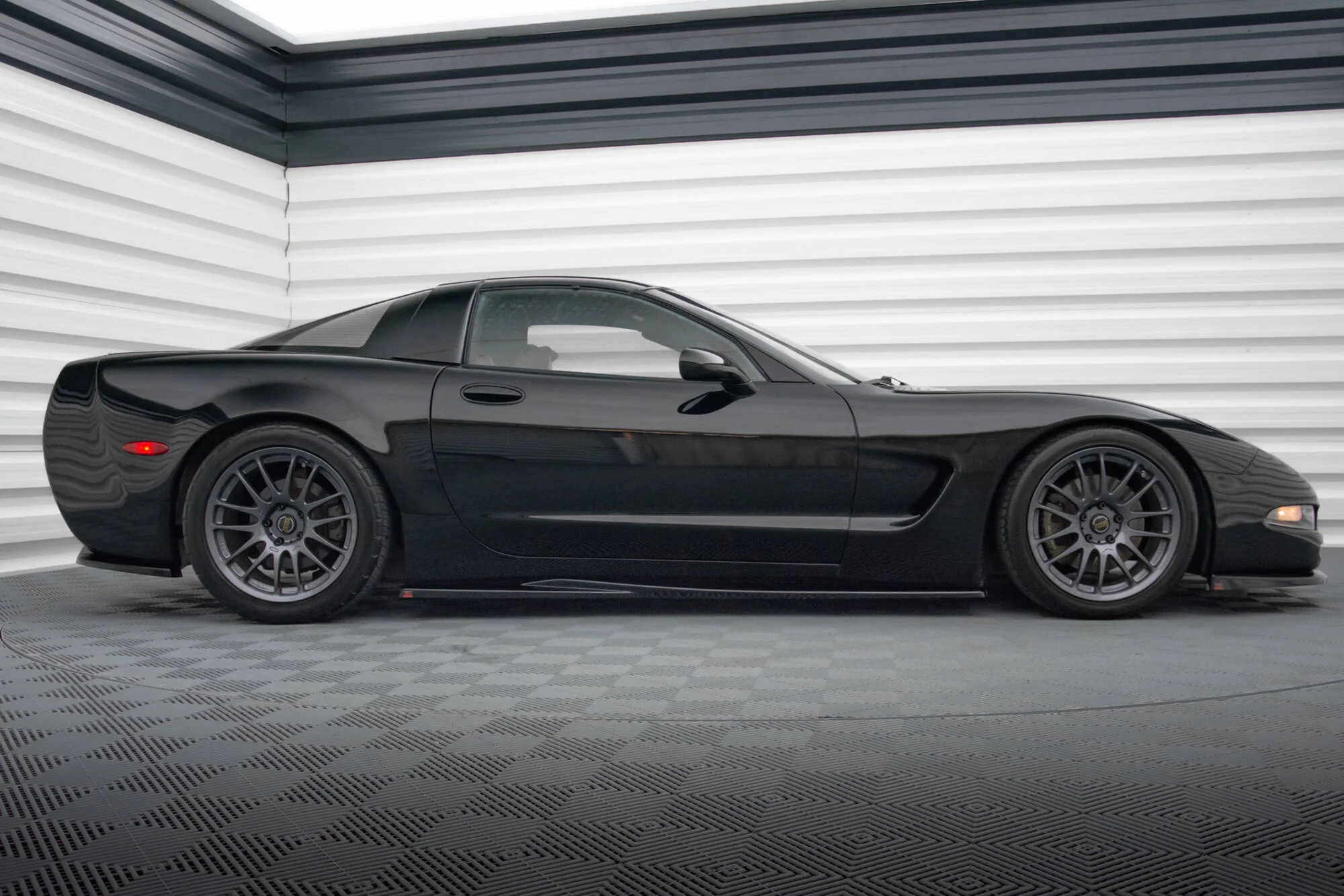 Dokładki Progów Chevrolet Corvette C5 - Image 2