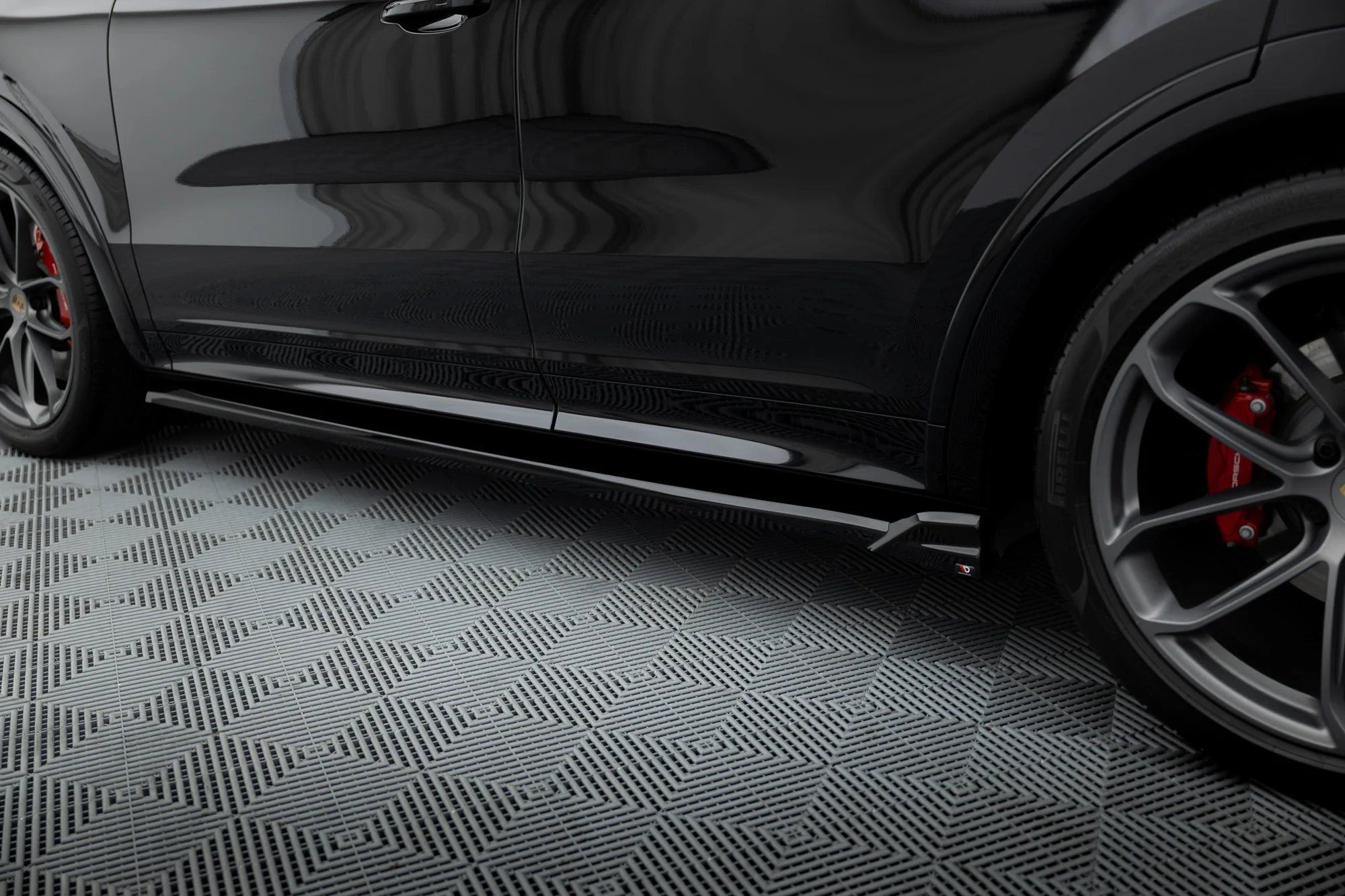 Dokładki Progów Porsche Cayenne Coupe / SUV Mk3 - Image 3