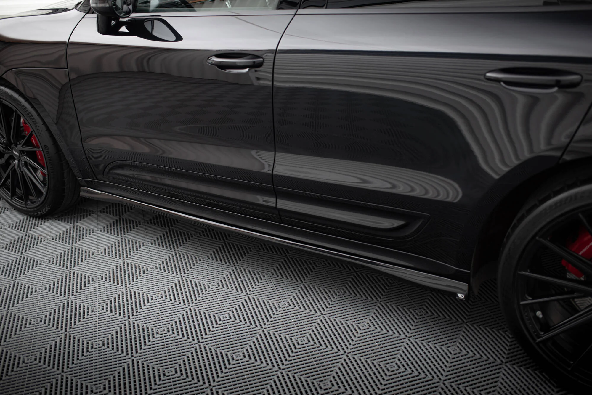 Dokładki Progów Porsche Macan T / GTS Mk1 Facelift 2 - Image 3