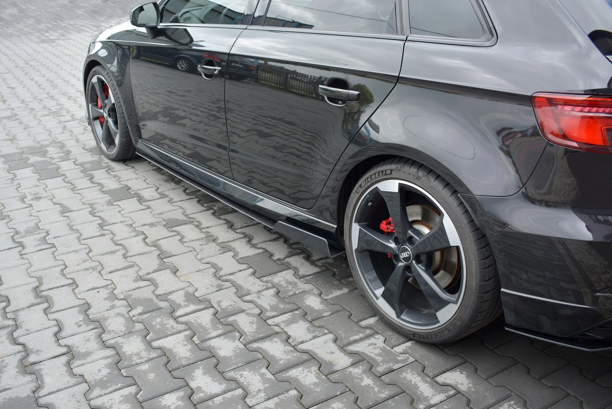 Dokładki Progów Racing V.2 Audi RS3 Sportback 8V Facelift - Image 3