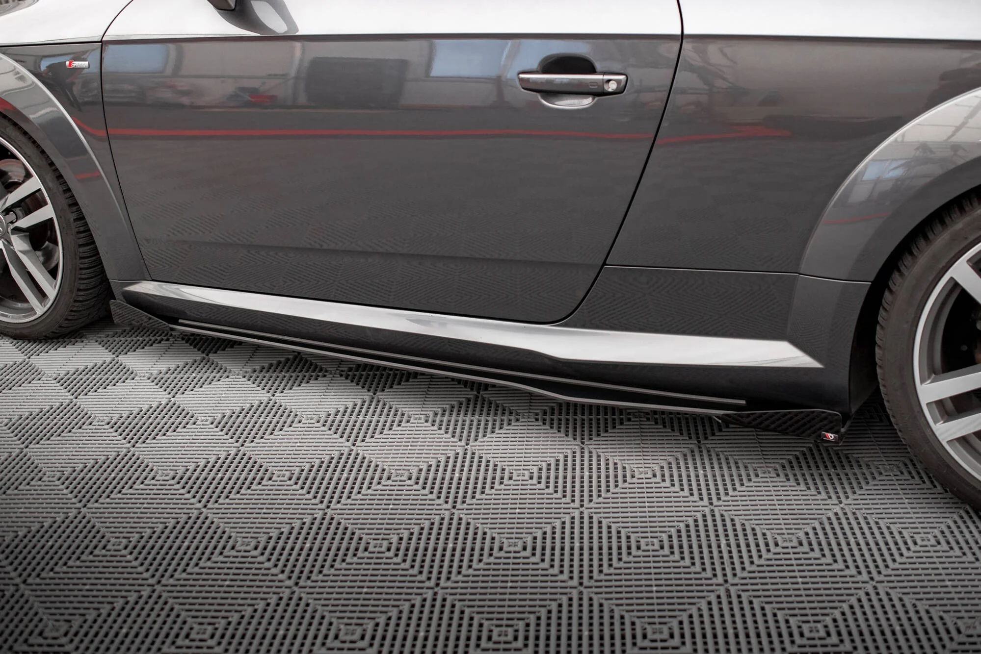 Dokładki progów Street Pro + Flaps Audi TT S / S-Line 8S - Image 3