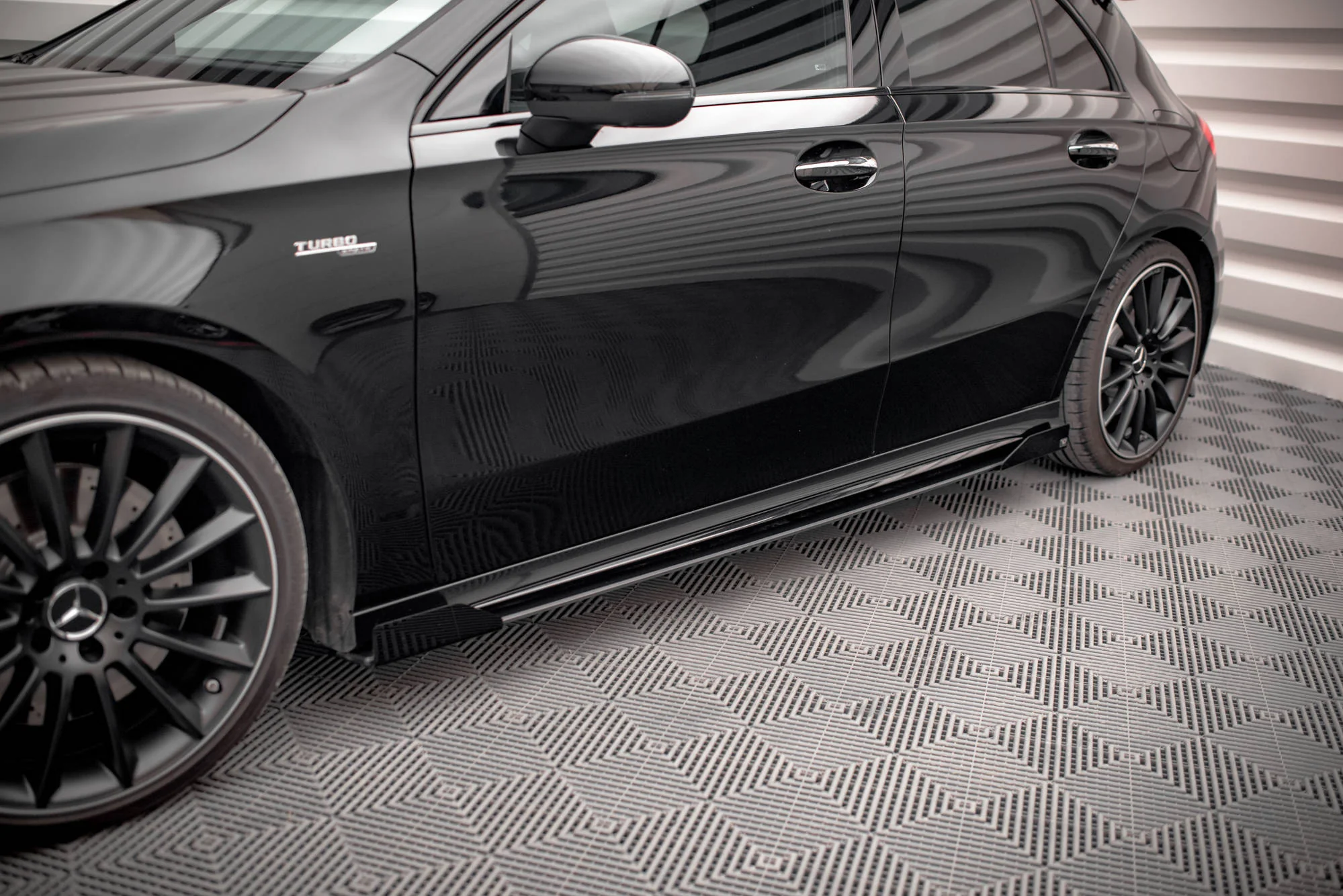 Dokładki progów Street Pro + Flaps Mercedes A35 AMG / AMG-Line Aero Pack W177