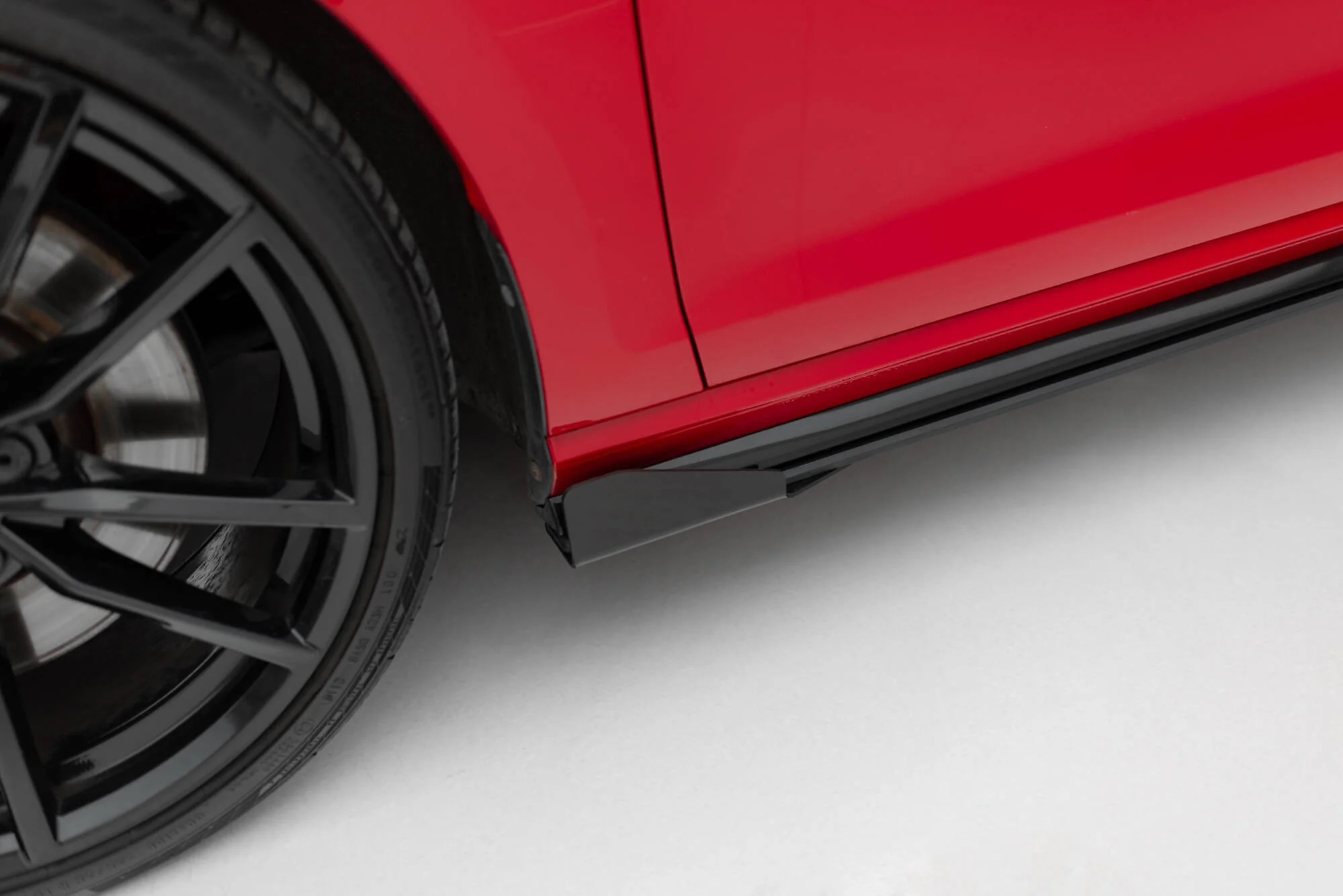 Dokładki progów Street Pro + Flaps Volkswagen Golf R / R-Line Mk7 Facelift - Image 3
