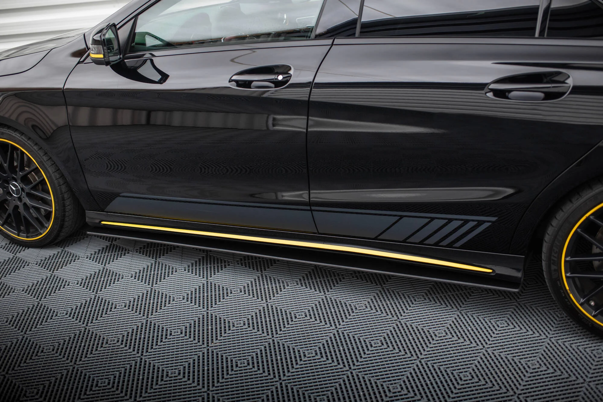 Dokładki progów Street Pro Mercedes-AMG CLA 45 C117 Facelift - Image 3