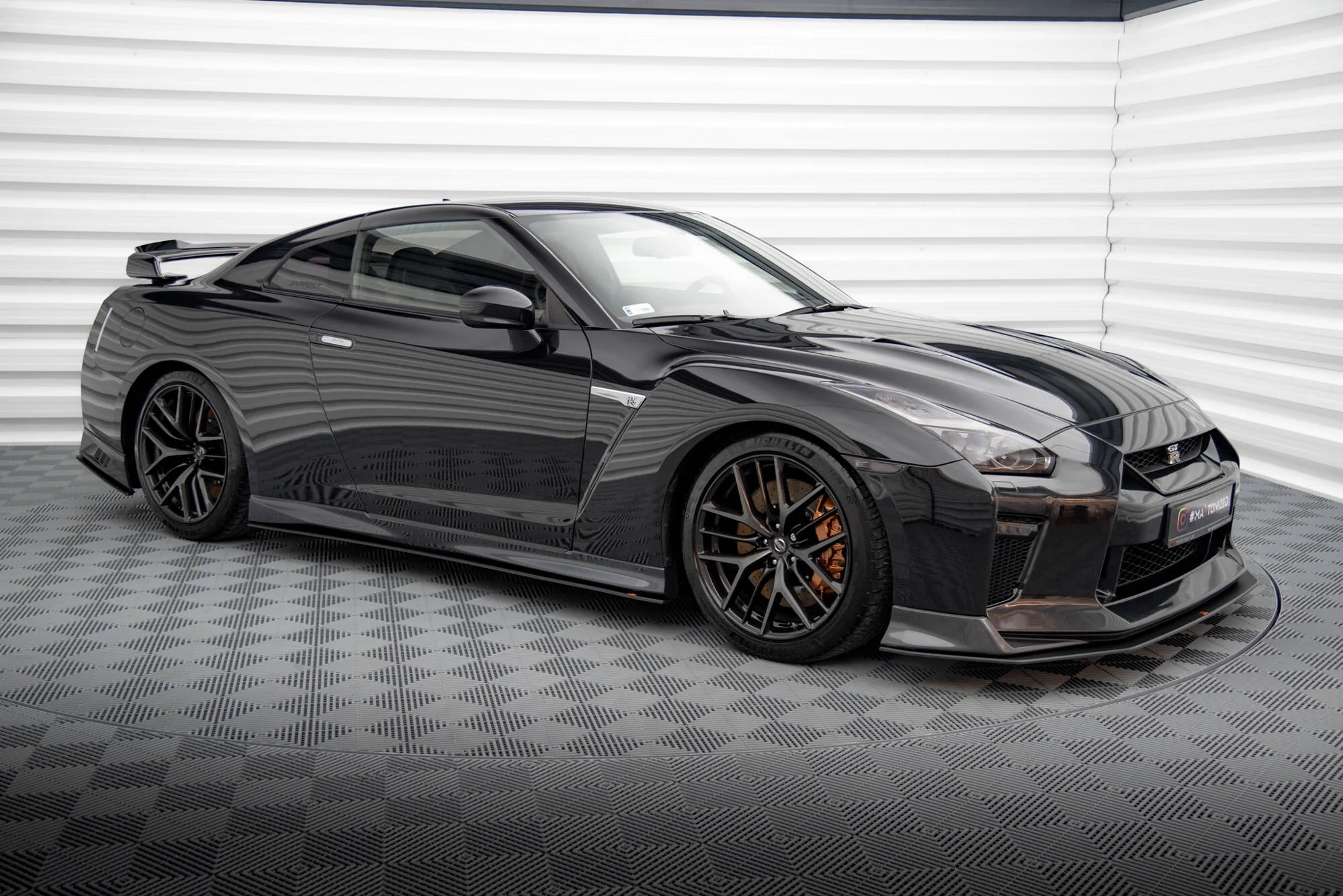 Dokładki progów Street Pro Nissan GTR R35 Facelift - Image 3