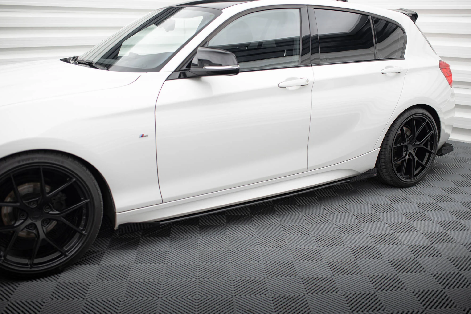 Dokładki progów Street Pro V.2 + Flapsy BMW 1 F20 M135i / M140i / M-Pack