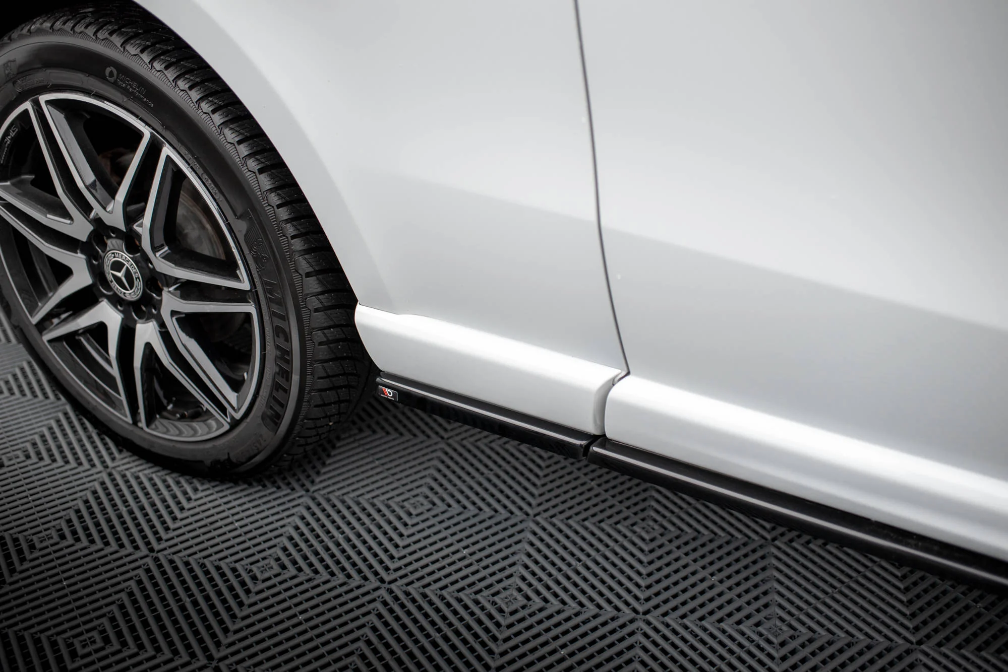 Dokładki Progów V.1 Mercedes-Benz V-Class Extra Long AMG-Line W447 - Image 6