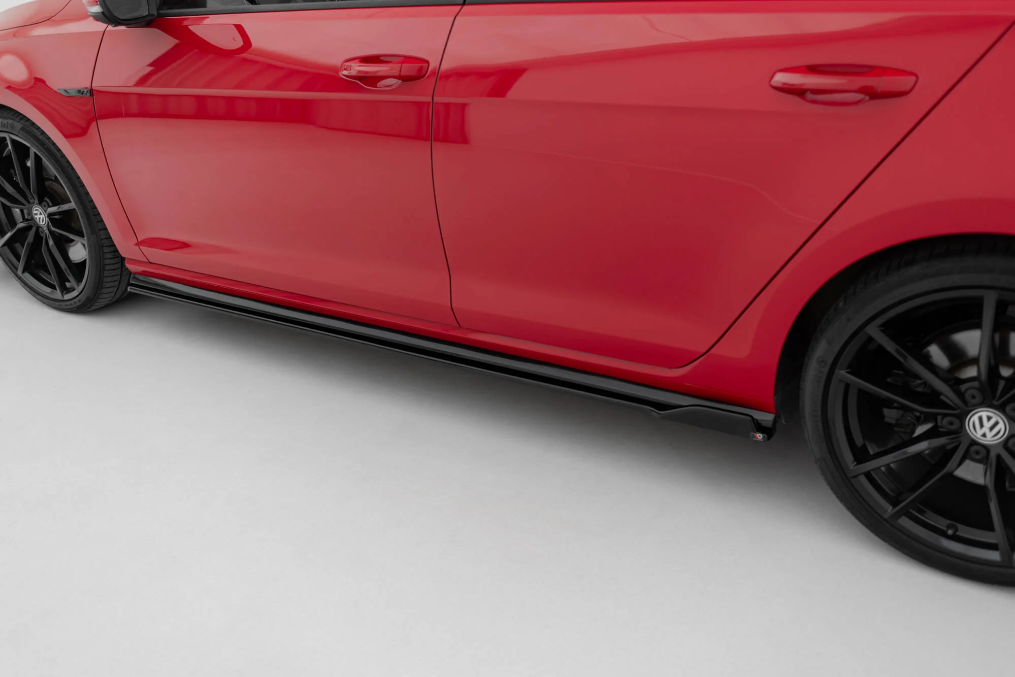 Dokładki Progów V.1 Volkswagen Golf R / R-Line Mk7 Facelift - Image 3