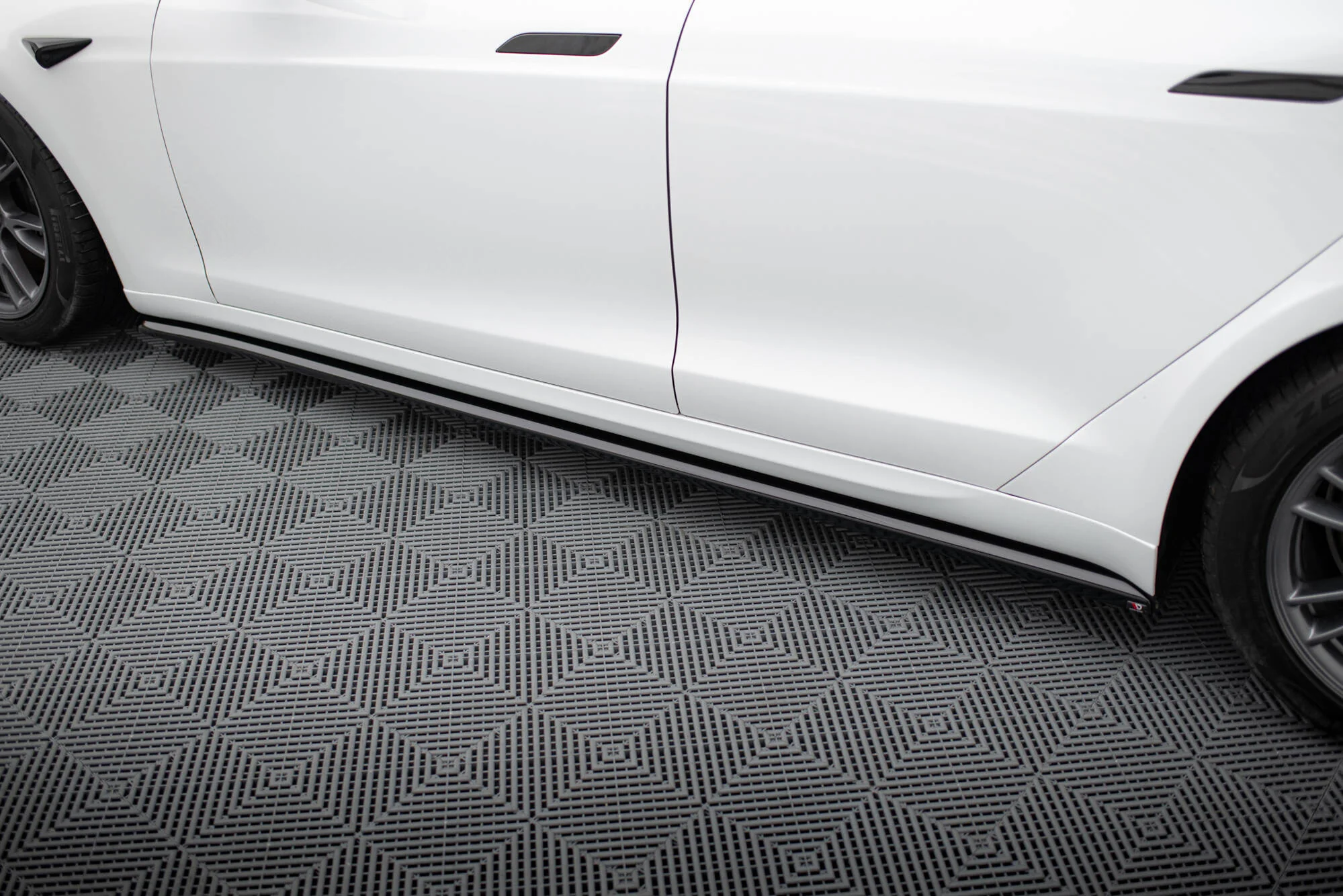 Dokładki Progów V.2 Tesla Model S Plaid Mk1 Facelift - Image 2