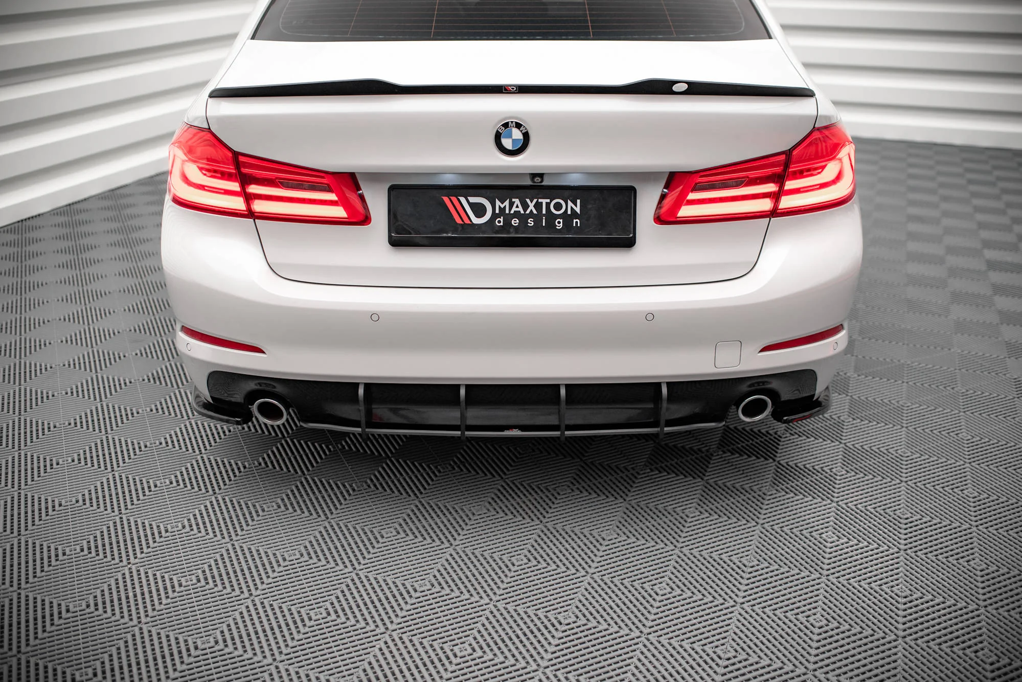 Dyfuzor Tylny Street Pro BMW 5 Sedan G30 - Image 2