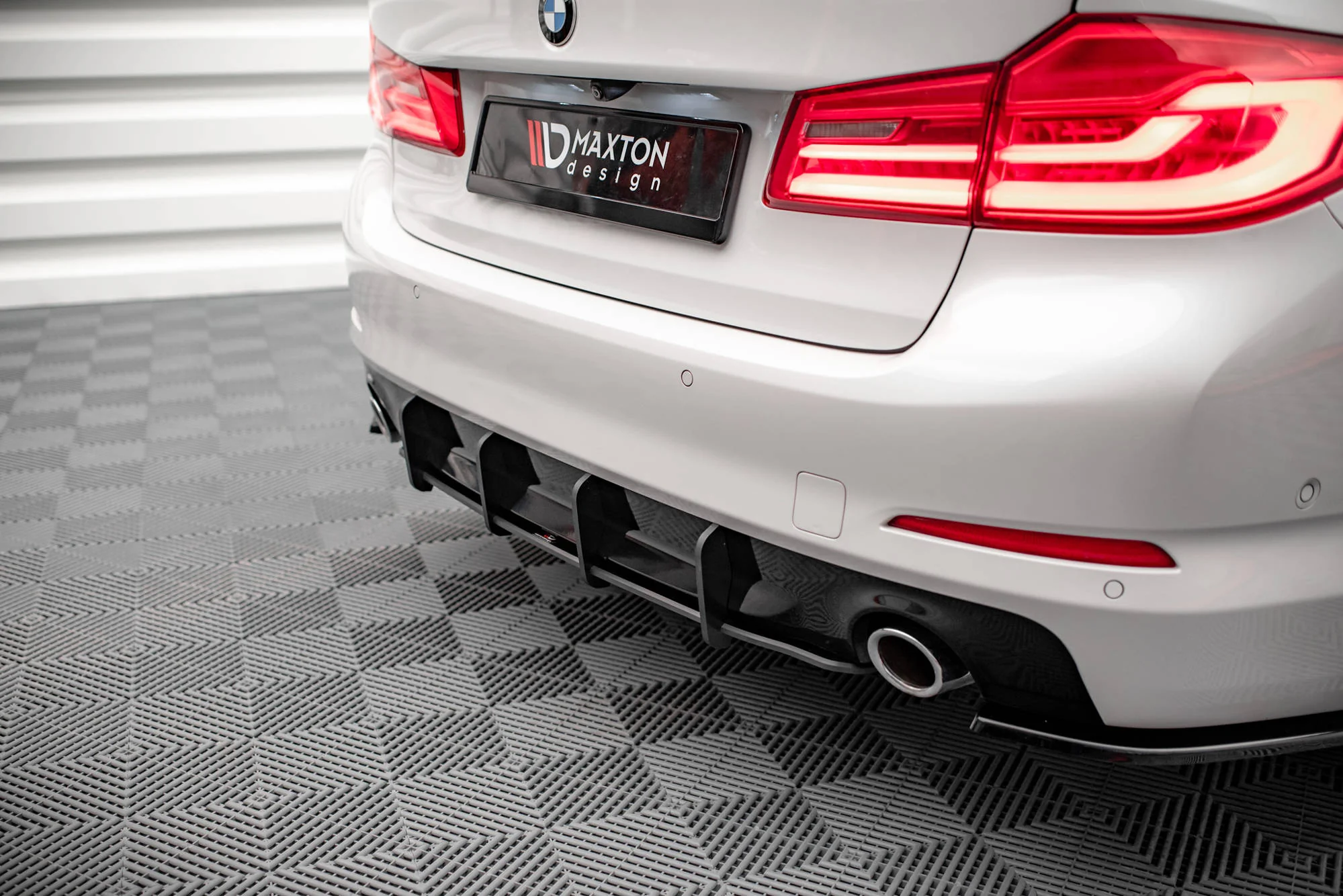 Dyfuzor Tylny Street Pro BMW 5 Sedan G30 - Image 3