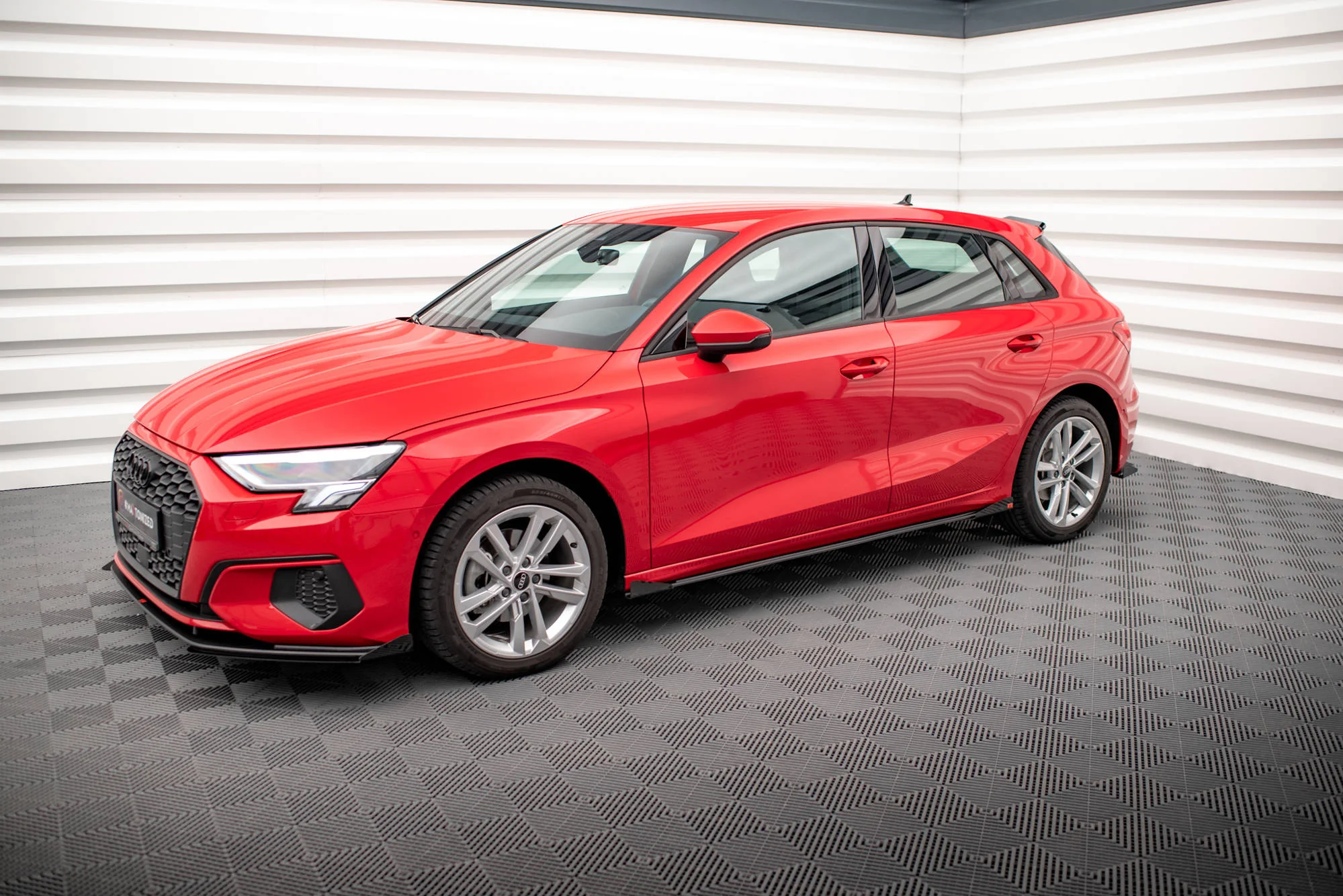 Flapsy Boczne Audi A3 8Y - Image 3