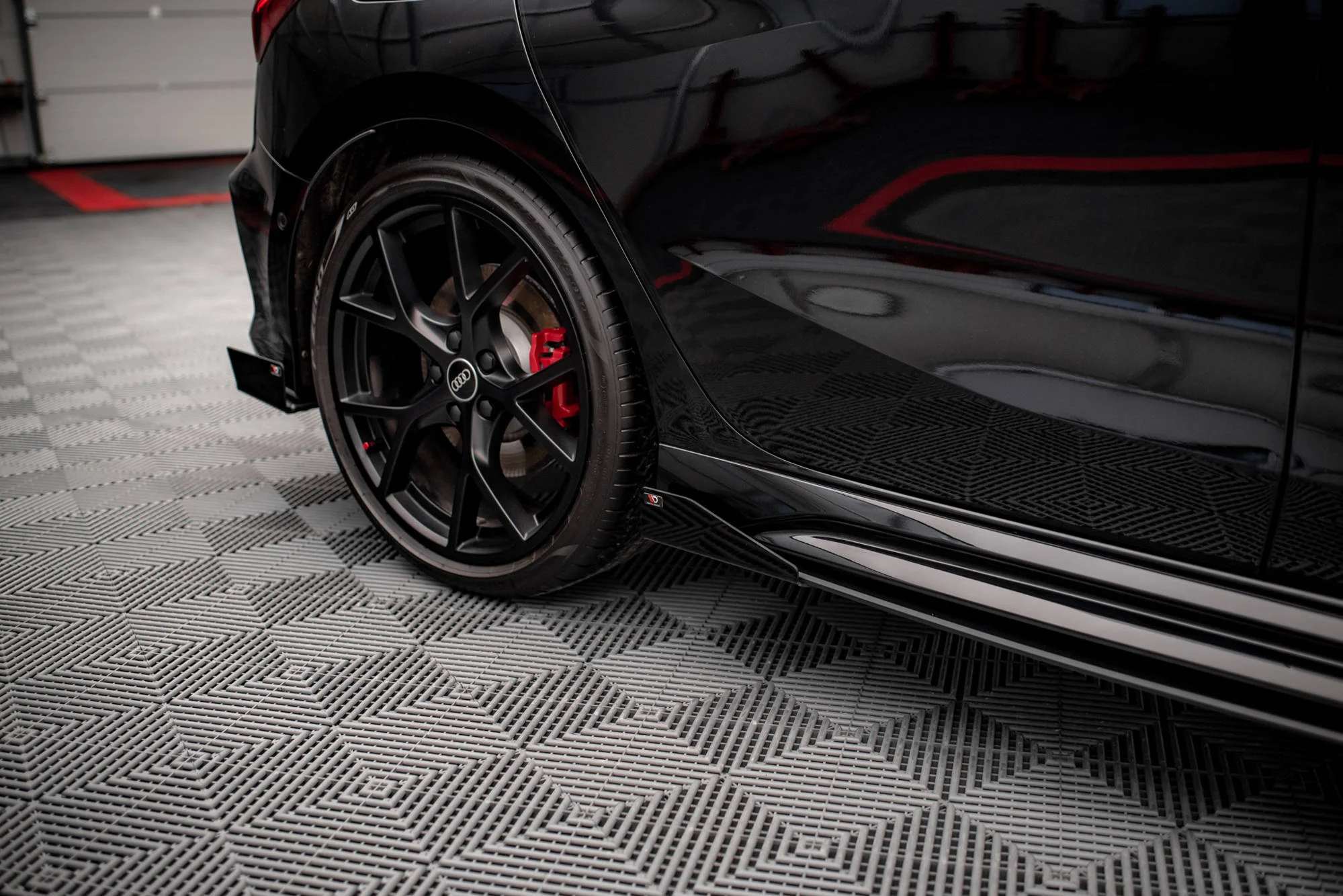 Flapsy Boczne Audi RS3 Sportback 8Y - Image 3