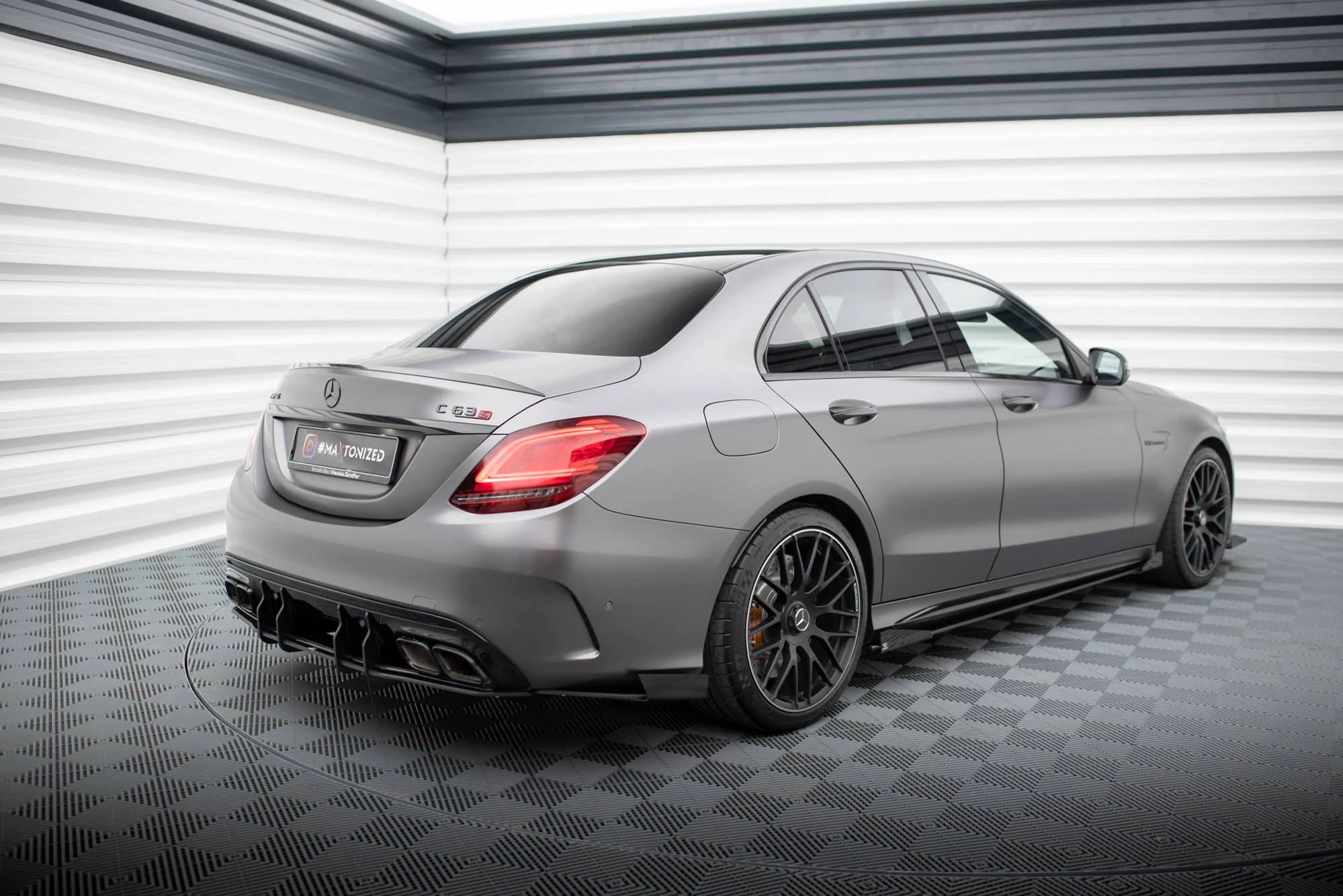 Flapsy Tylne Boczne Mercedes-AMG C63 Sedan / Estate W205 Facelift - Image 2