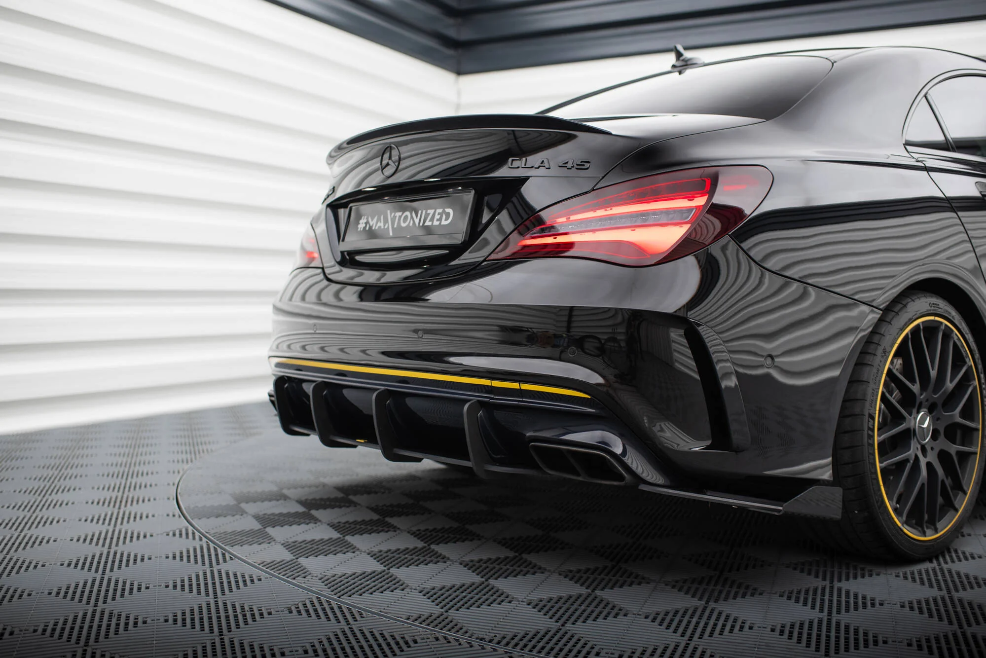 Flapsy Tylne Boczne Mercedes-AMG CLA 45 C117 Facelift - Image 2