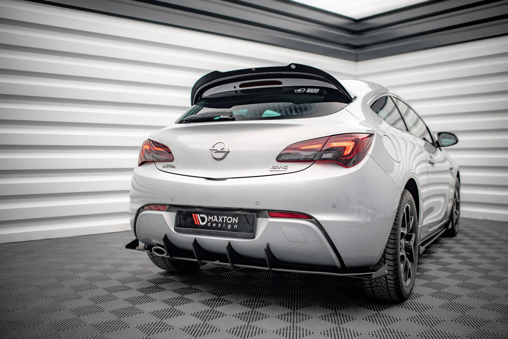 Flapsy Tylne Boczne Opel Astra GTC OPC-Line J - Image 2
