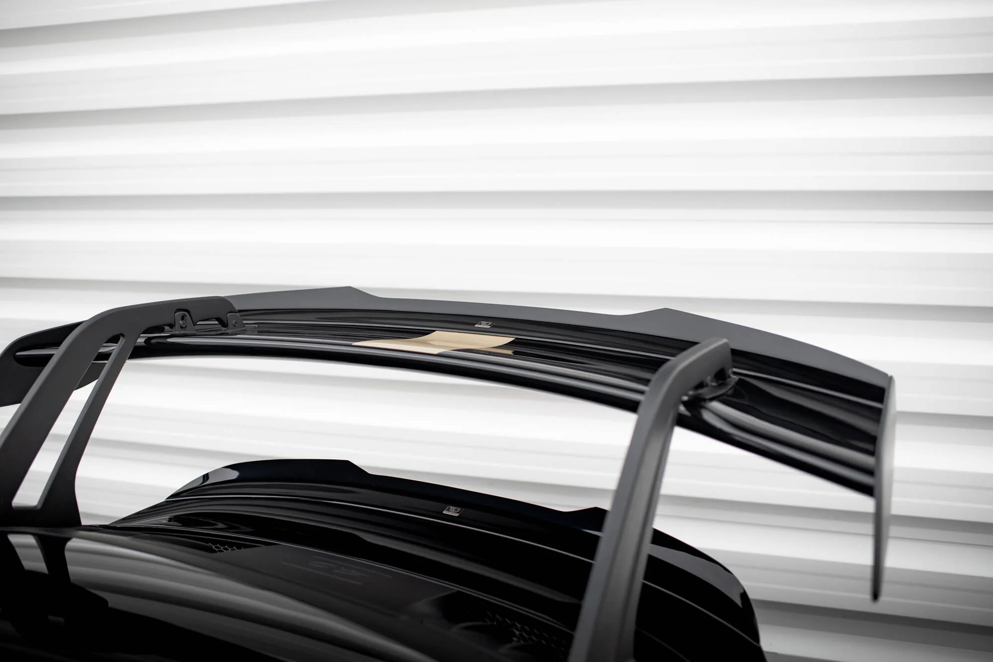 Górne Przedłużenie Spoilera Porsche 911 992 GT3 - Image 4
