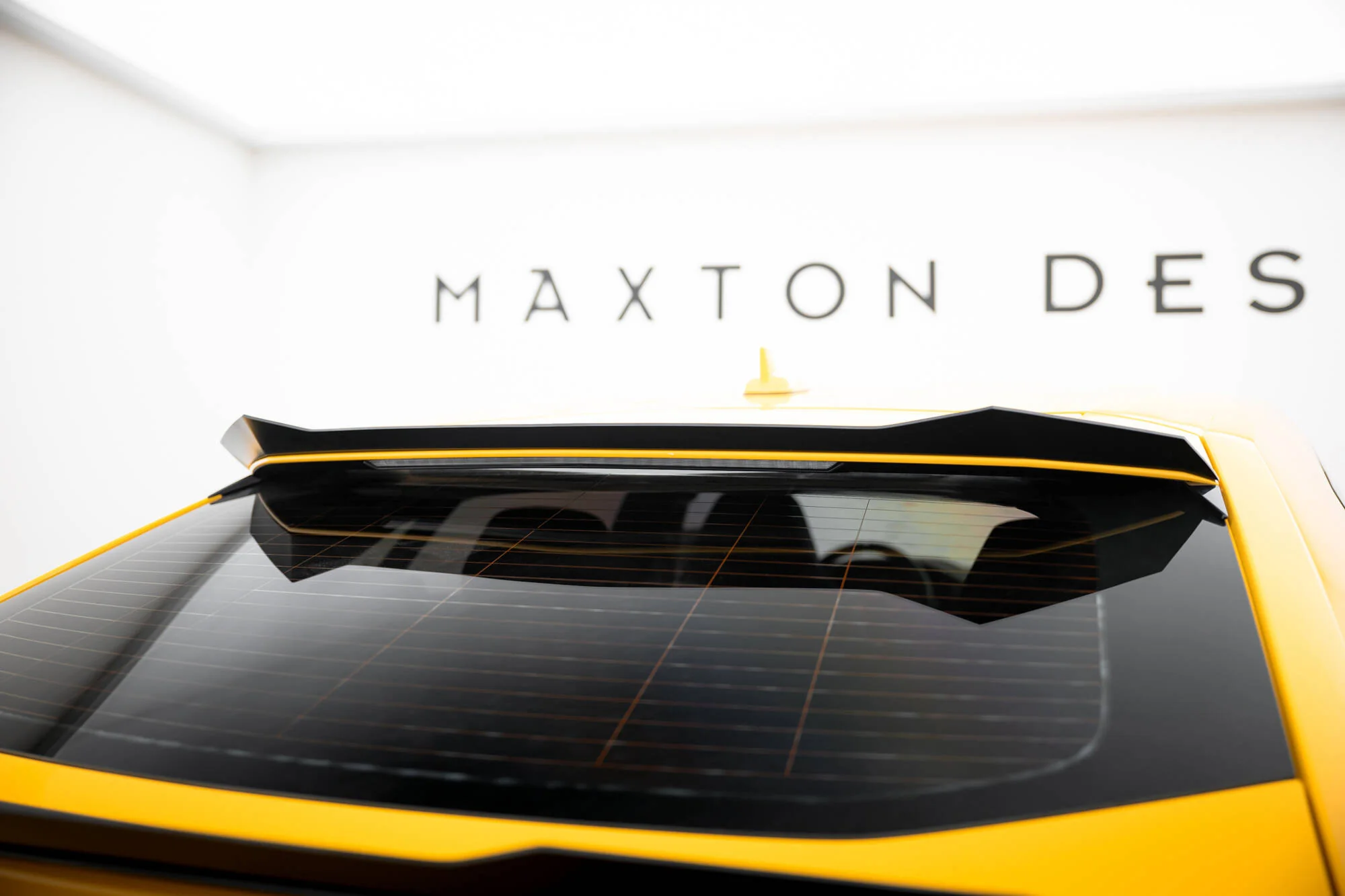 Górny Spoiler Cap Lamborghini Urus Mk1