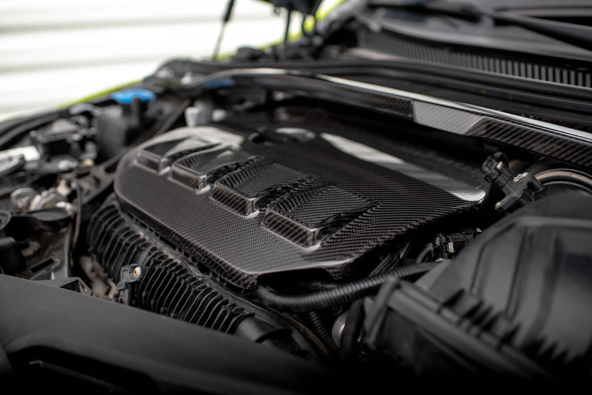 Karbonowa Pokrywa Silnika BMW M135i F40 / F70 - Image 3