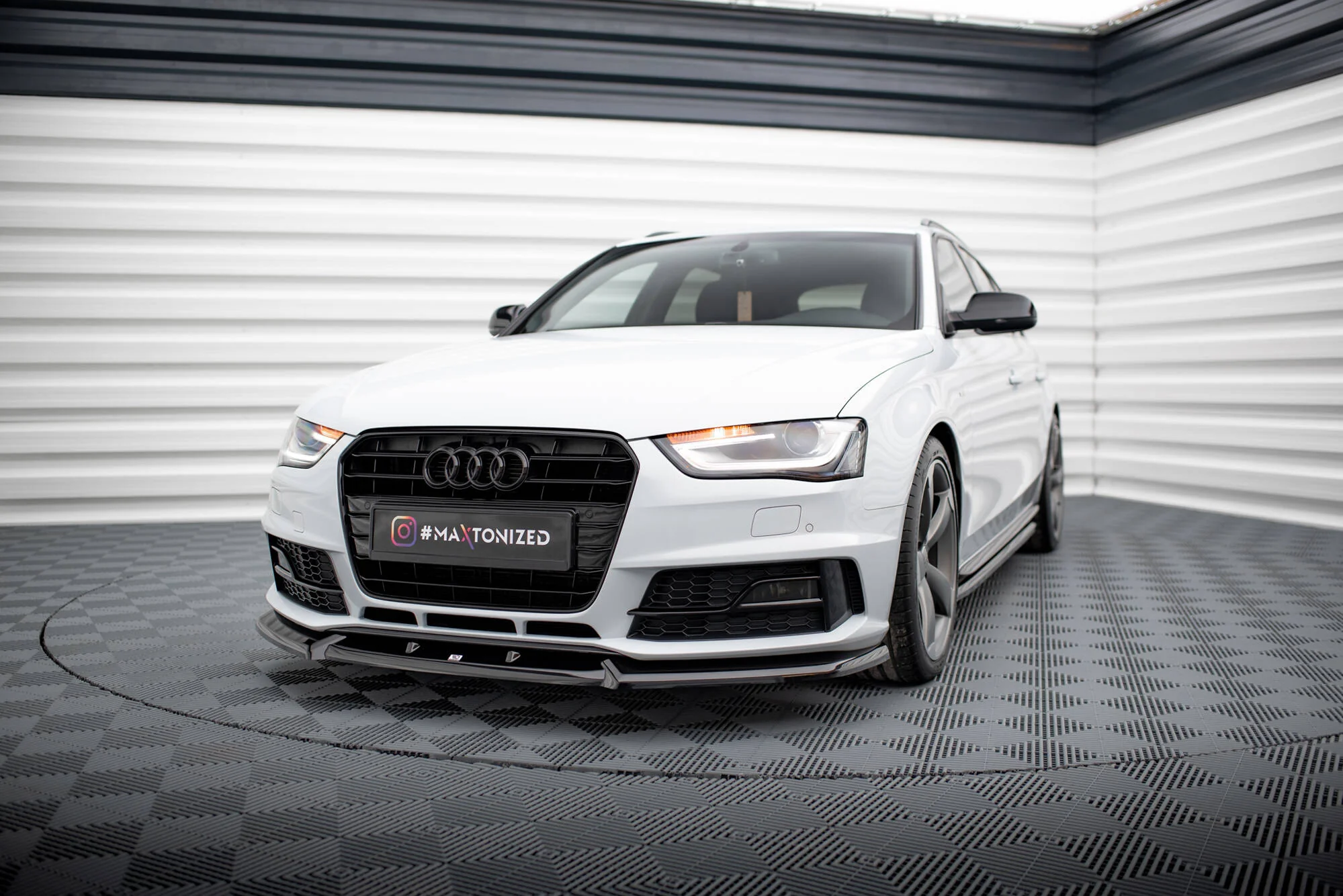 Splitter Przedni V.1 Audi A4 Competition B8 Facelift