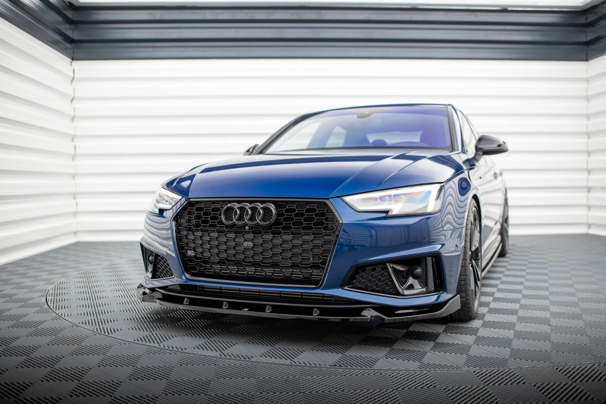Splitter Przedni V.1 Audi A4 Competition B9