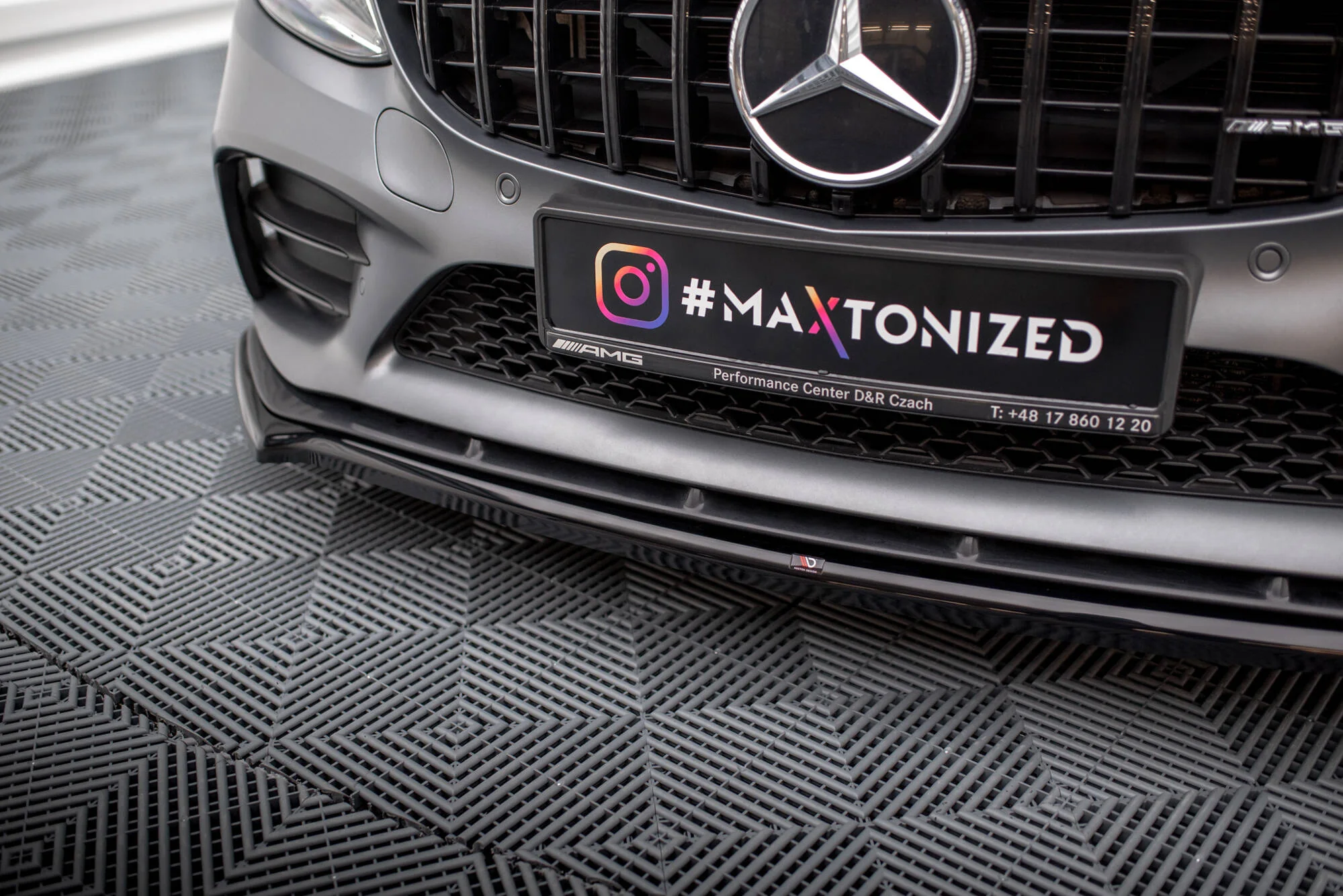 Splitter Przedni V.1 Mercedes-AMG C43 Coupe / Cabrio / Sedan / Estate C205 / A205 / W205 / S205 Facelift - Image 3