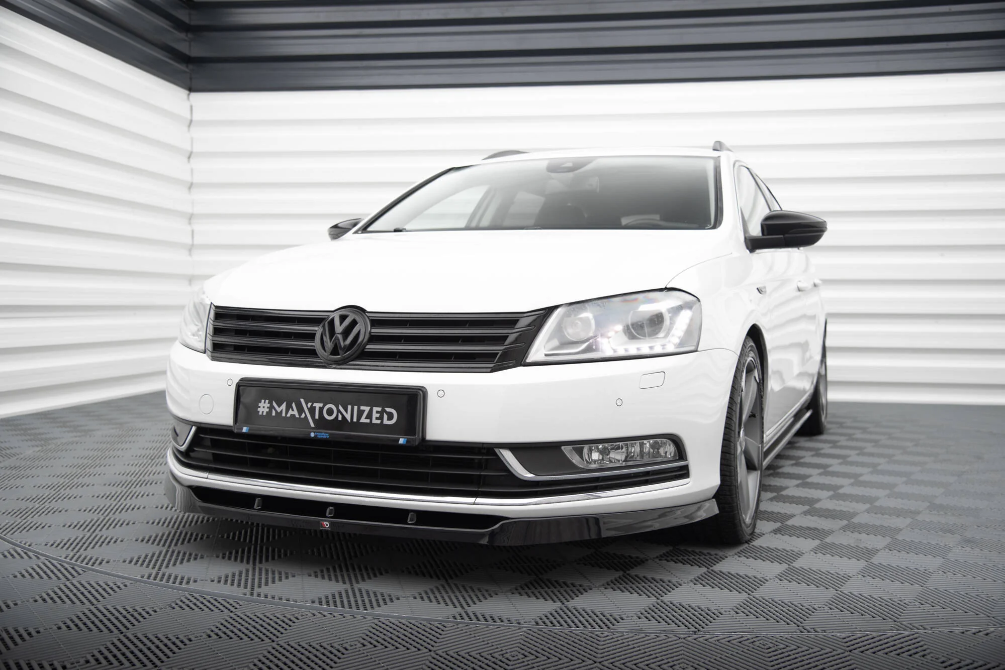 Splitter Przedni V.1 Volkswagen Passat B7