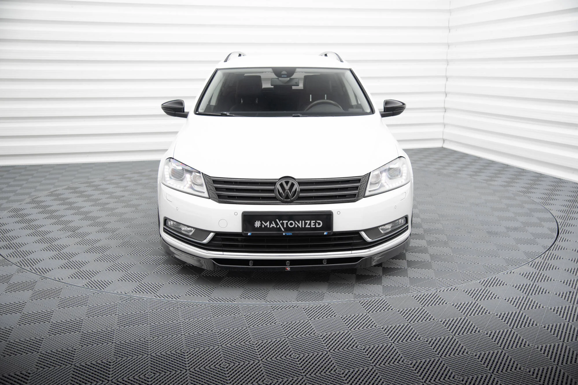 Splitter Przedni V.1 Volkswagen Passat B7 - Image 2
