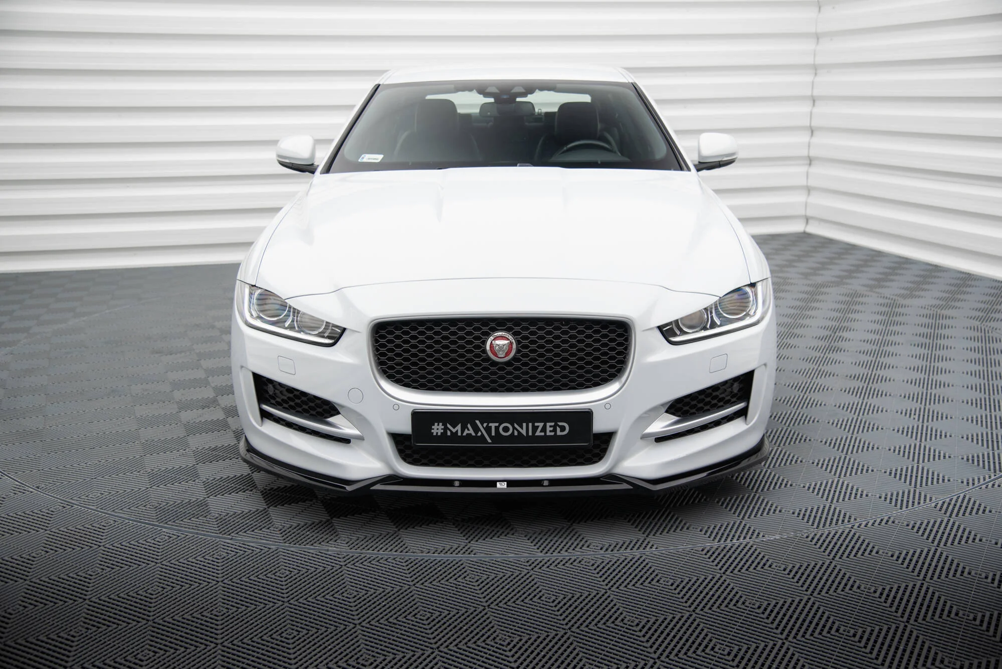 Splitter Przedni V.2 Jaguar XE R-Sport X760 - Image 2