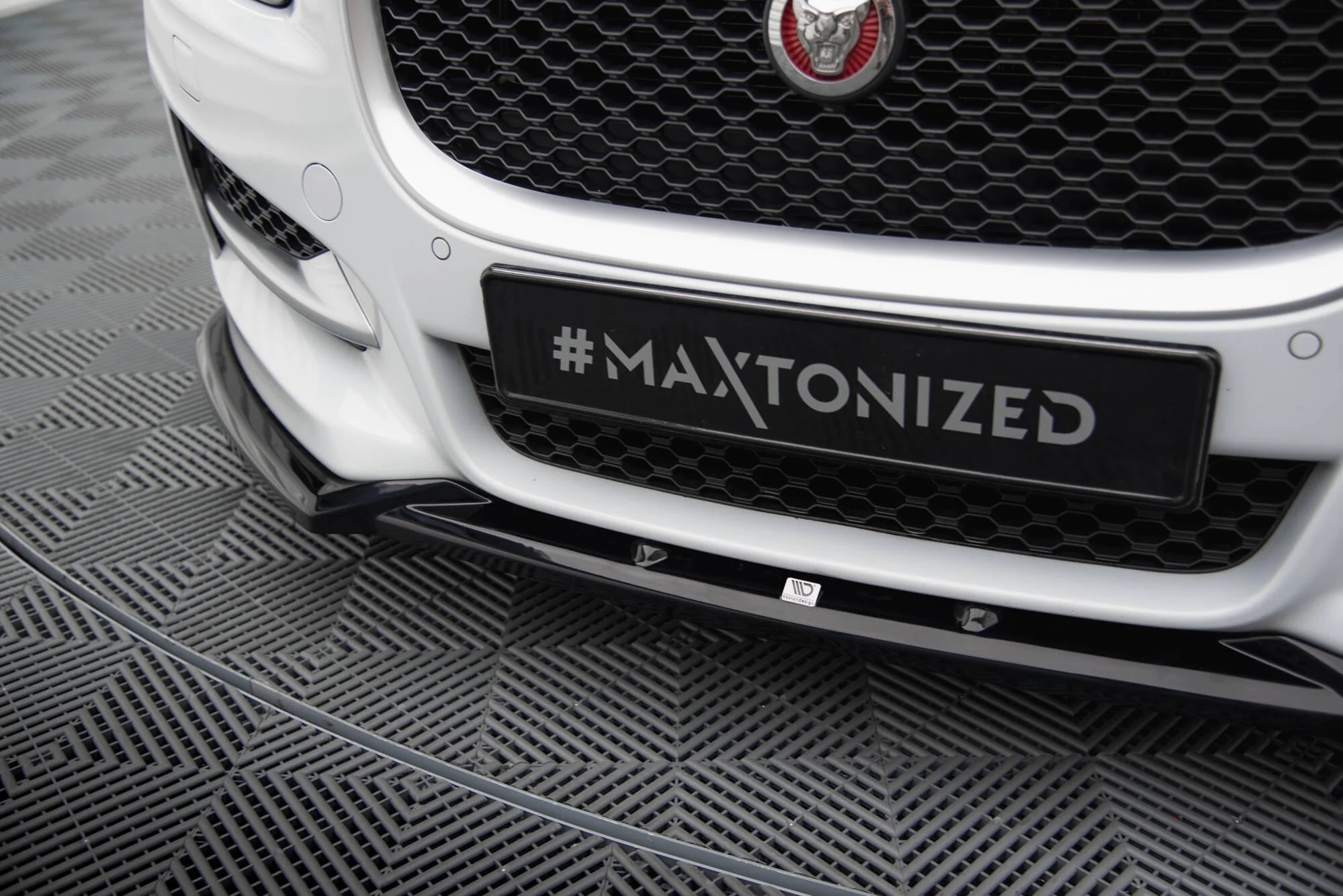 Splitter Przedni V.2 Jaguar XE R-Sport X760 - Image 3