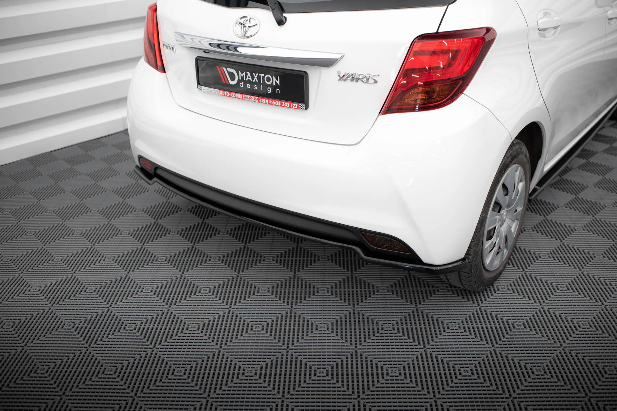 Splitter Tylny Toyota Yaris Mk3 Facelift