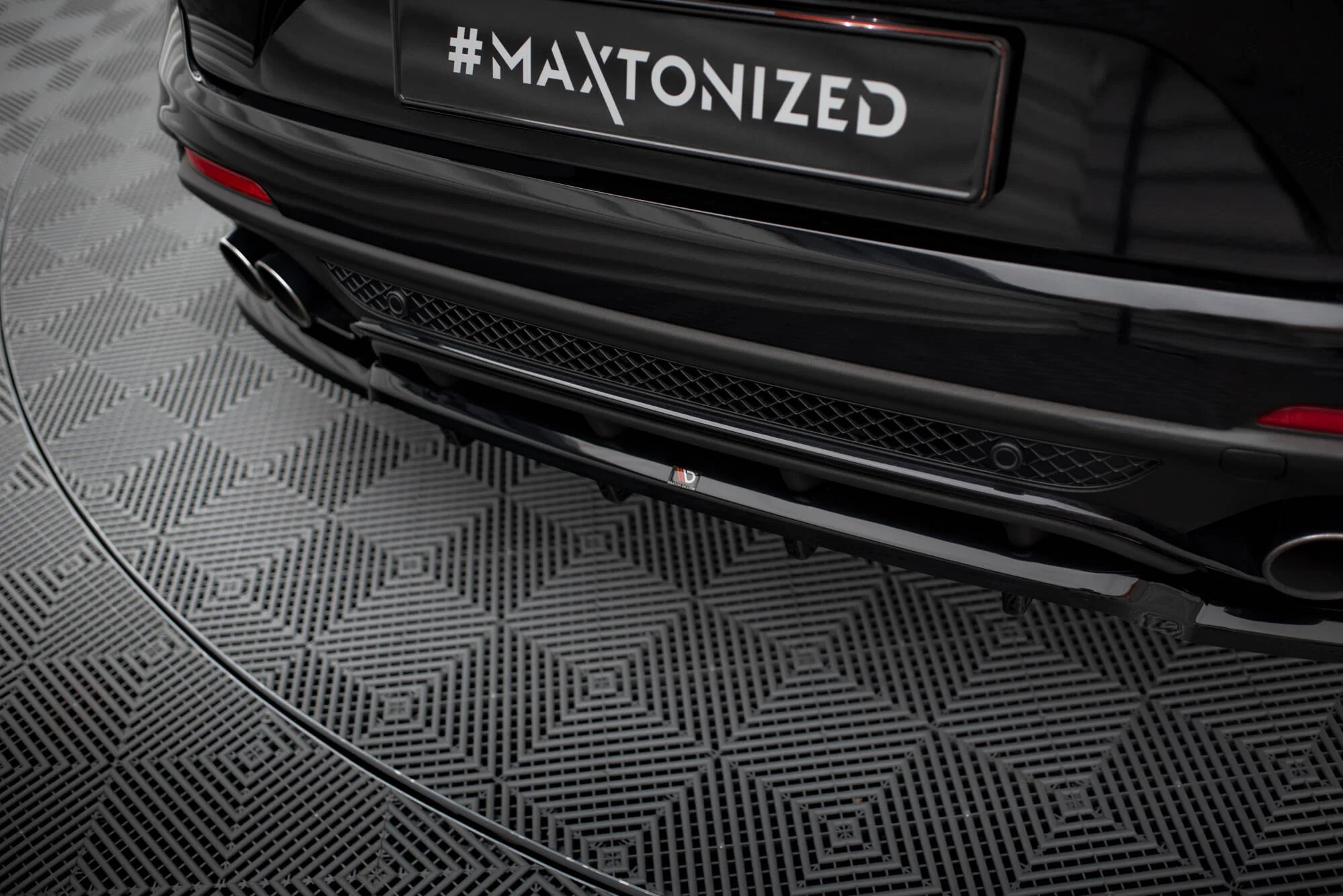 Splitter Tylny (Z Dyfuzorem) Alfa Romeo Stelvio Quadrifoglio Mk1 - Image 4