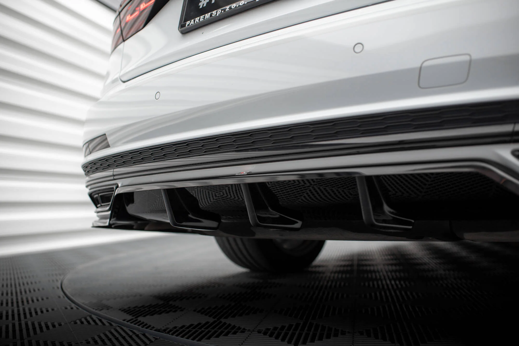 Splitter Tylny (Z Dyfuzorem) Audi A8 S-Line D5 - Image 3