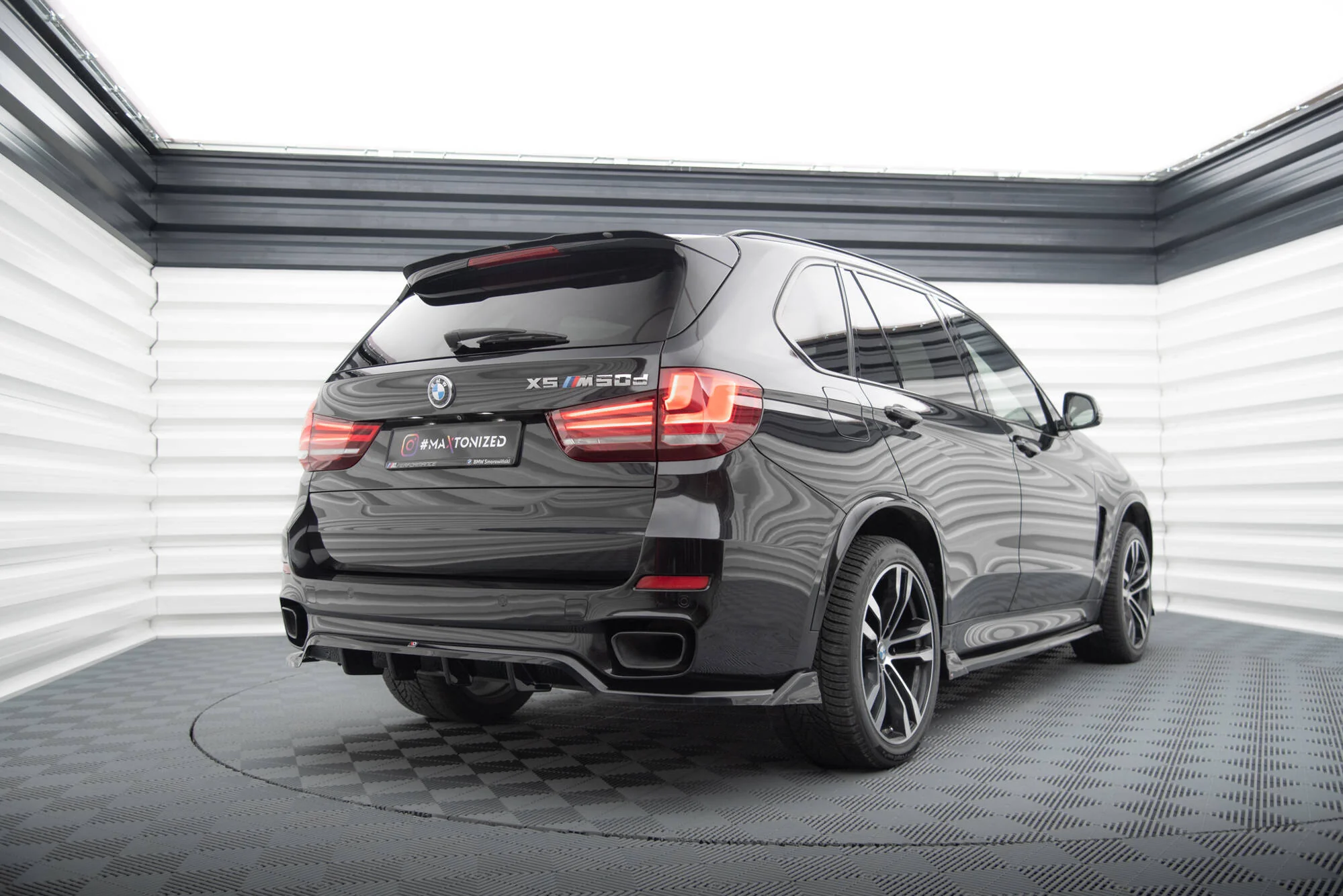 Splitter Tylny (Z Dyfuzorem) BMW X5 M-Pack F15 - Image 2