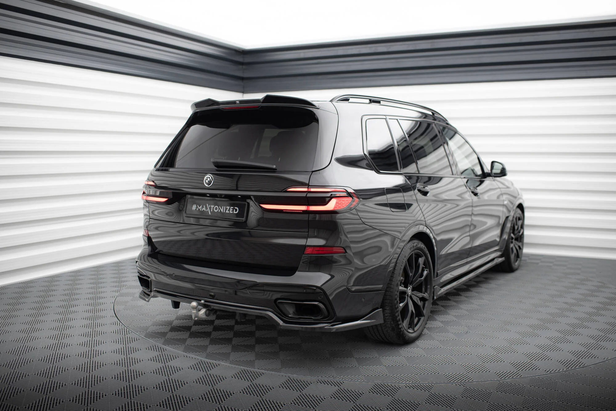 Splitter Tylny (Z Dyfuzorem) BMW X7 M-Pack G07 Facelift