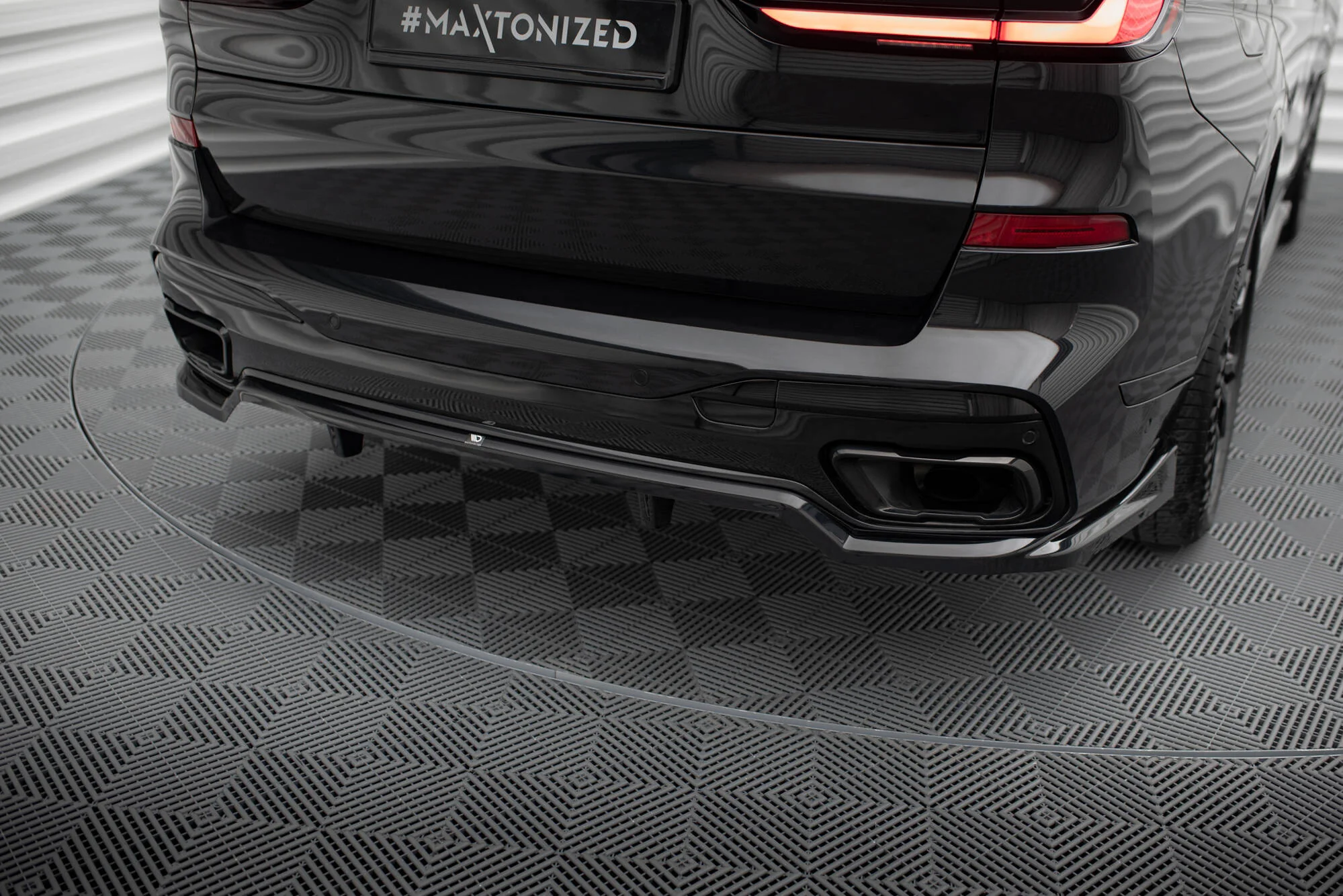 Splitter Tylny (Z Dyfuzorem) BMW X7 M-Pack G07 Facelift - Image 6