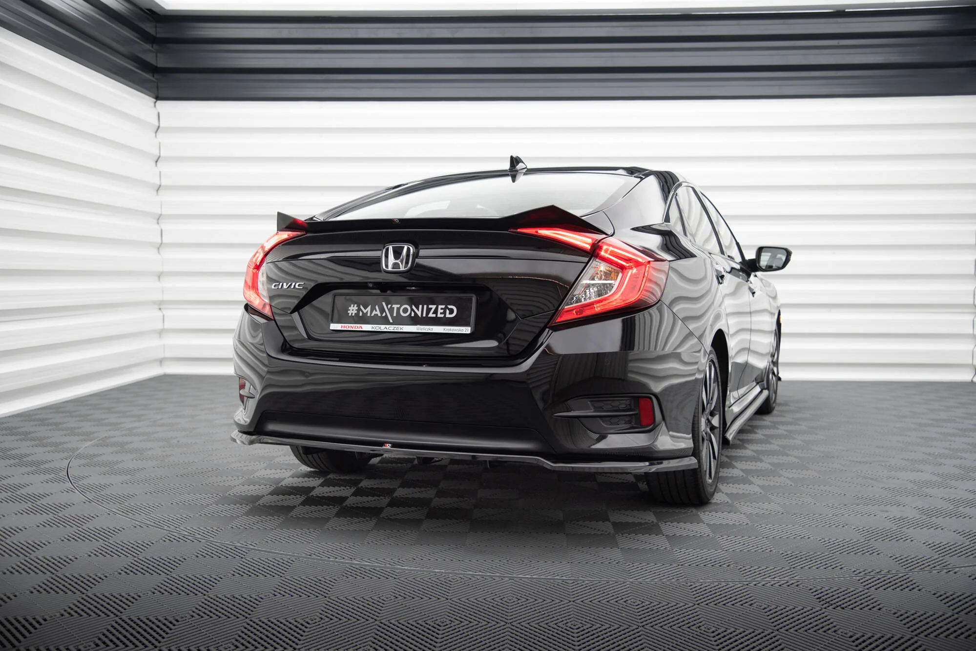 Splitter Tylny (Z Dyfuzorem) Honda Civic Mk10 - Image 2