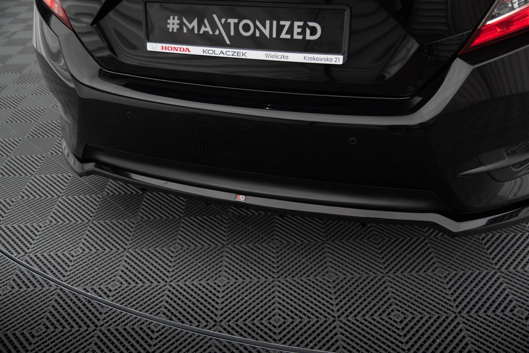 Splitter Tylny (Z Dyfuzorem) Honda Civic Mk10 - Image 3