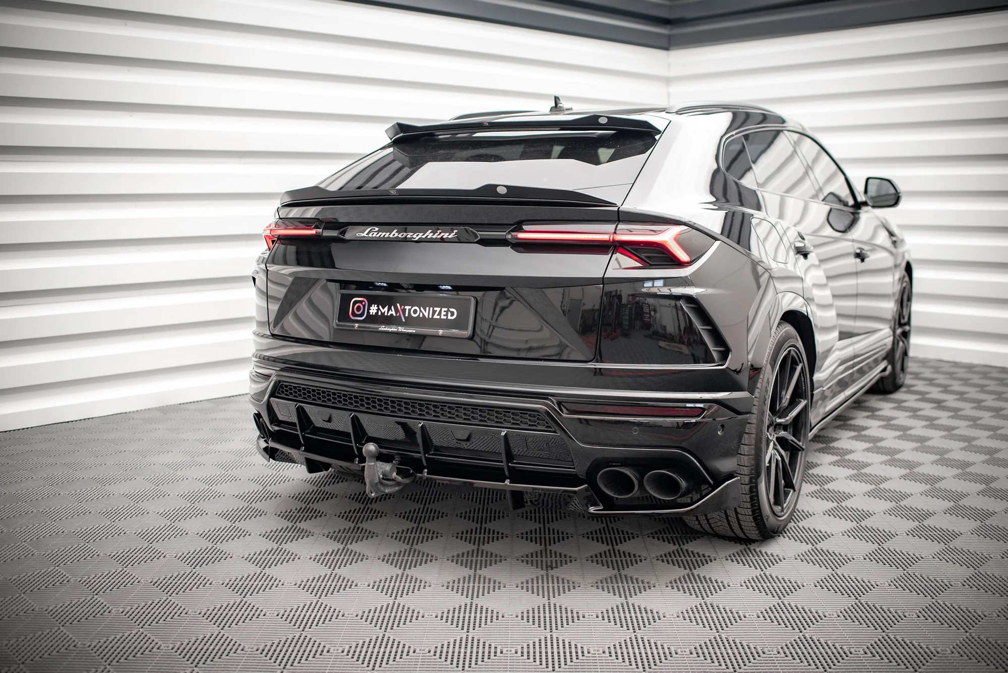 Splitter Tylny (Z Dyfuzorem) Lamborghini Urus Mk1 - Image 5