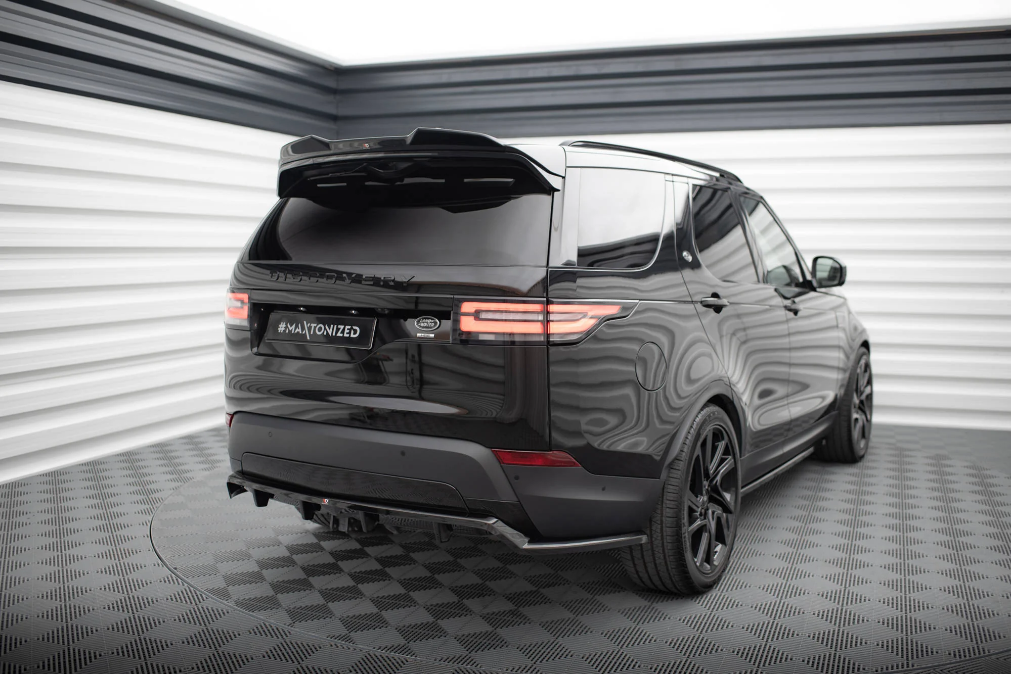 Splitter Tylny (Z Dyfuzorem) Land Rover Discovery HSE Mk5 - Image 2