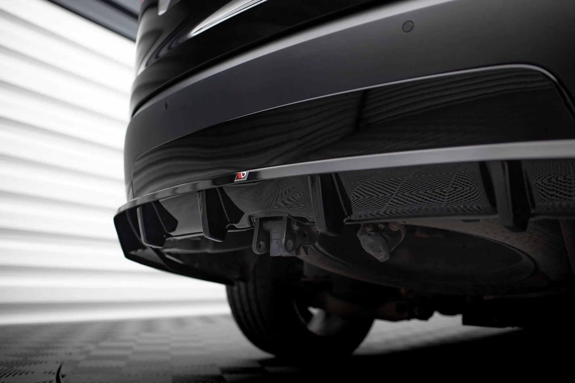 Splitter Tylny (Z Dyfuzorem) Land Rover Discovery HSE Mk5 - Image 4