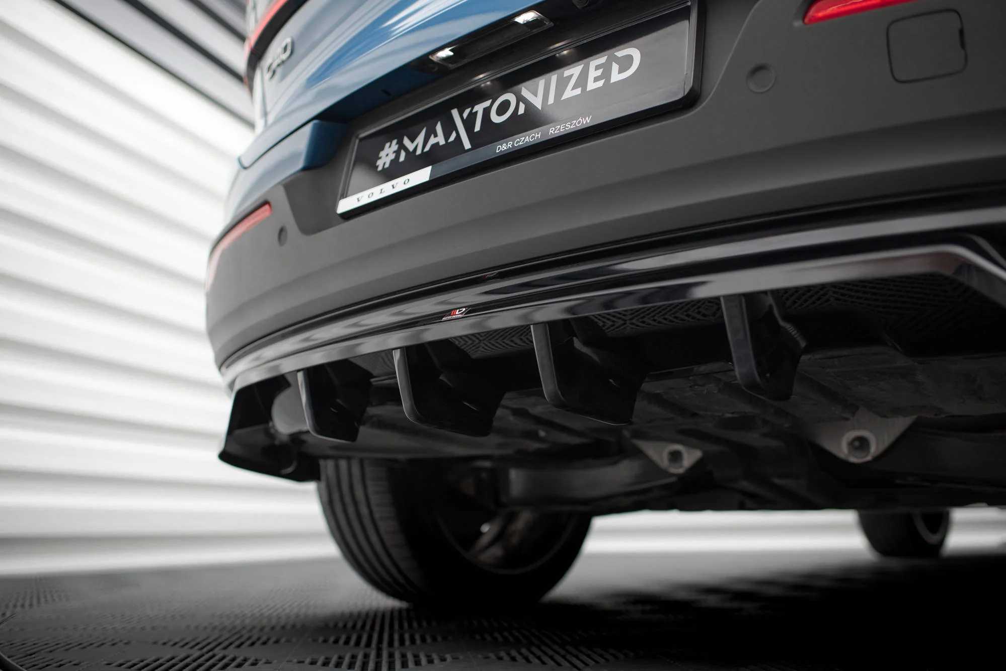 Splitter Tylny (Z Dyfuzorem) Volvo C40 Mk1 - Image 2