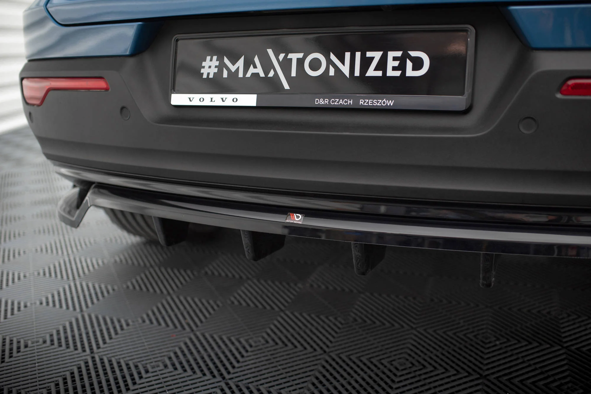 Splitter Tylny (Z Dyfuzorem) Volvo C40 Mk1 - Image 3