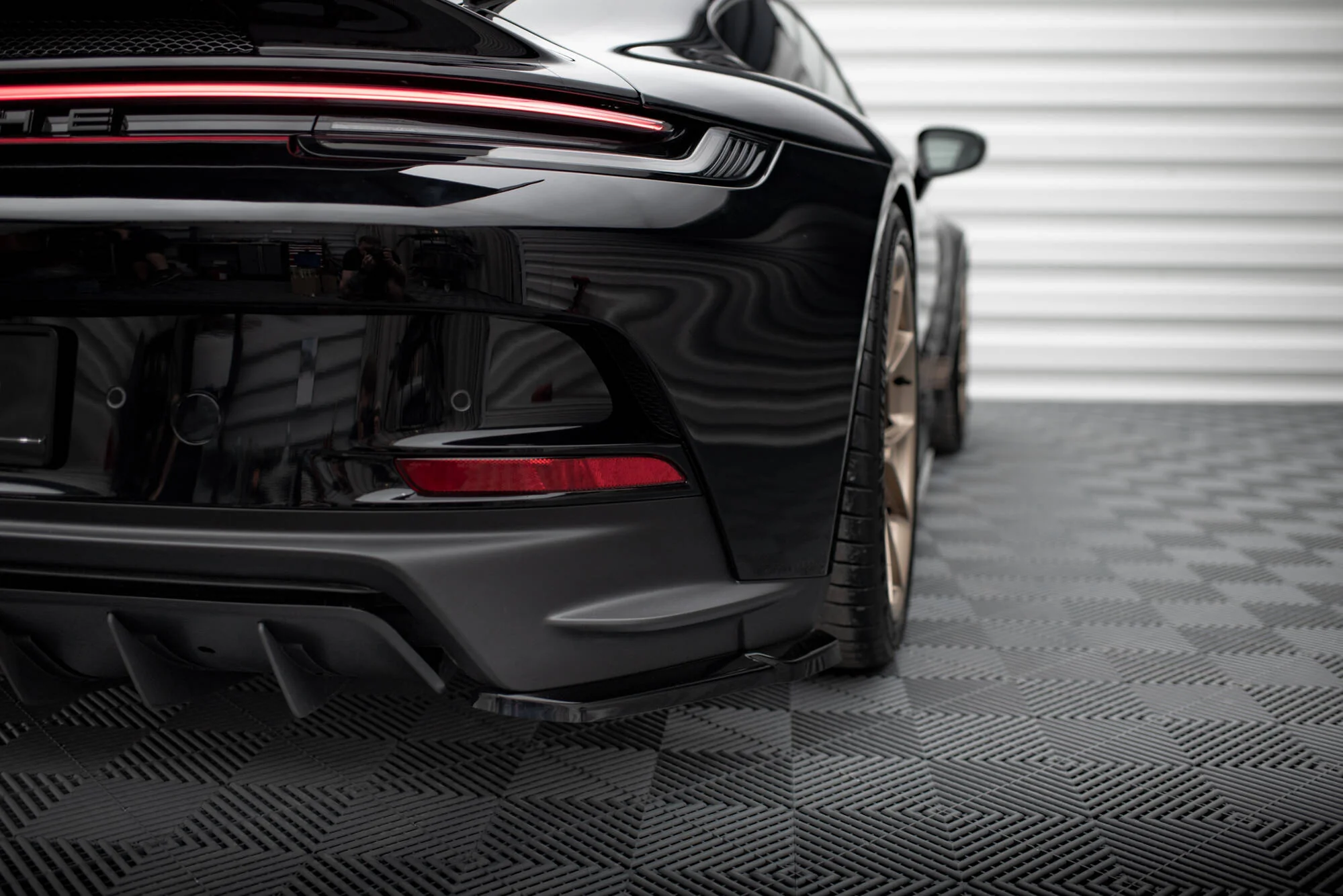 Splittery Tylne Boczne Porsche 911 992 GT3 - Image 4